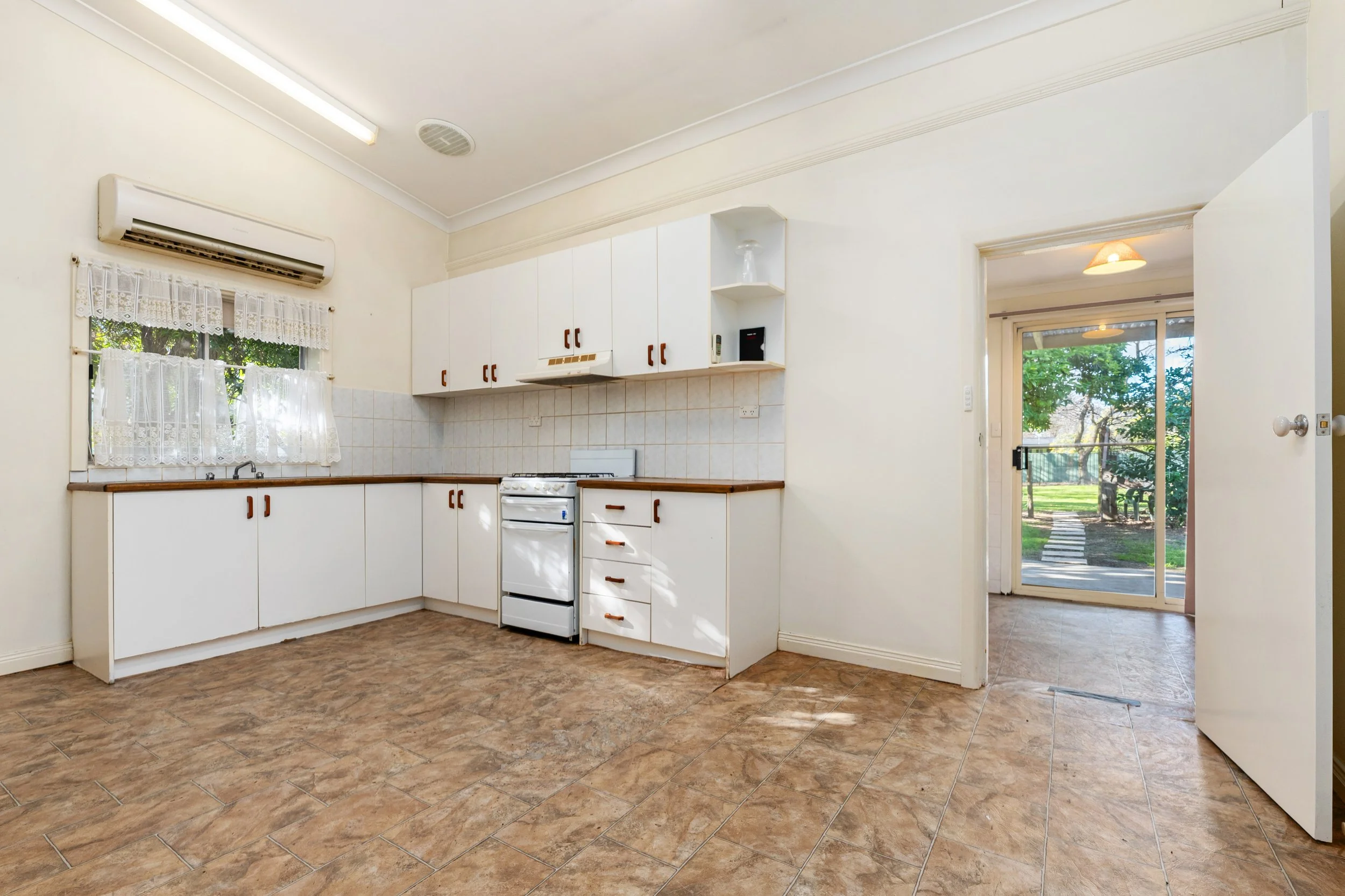 u- kitchen.jpg