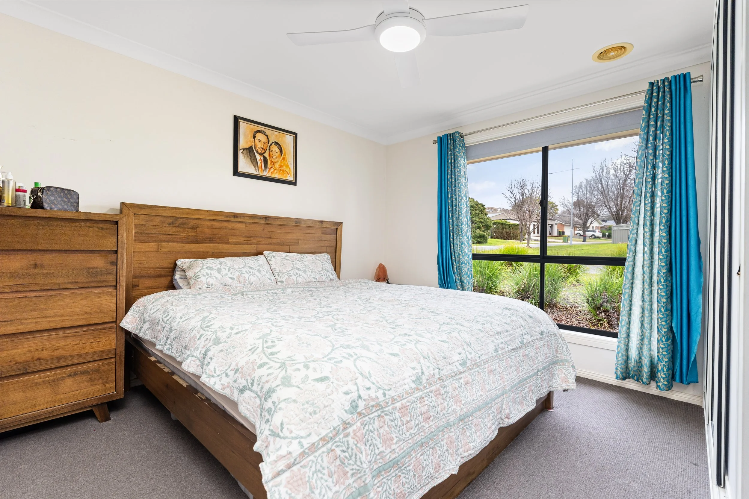 s-bedroom.jpg