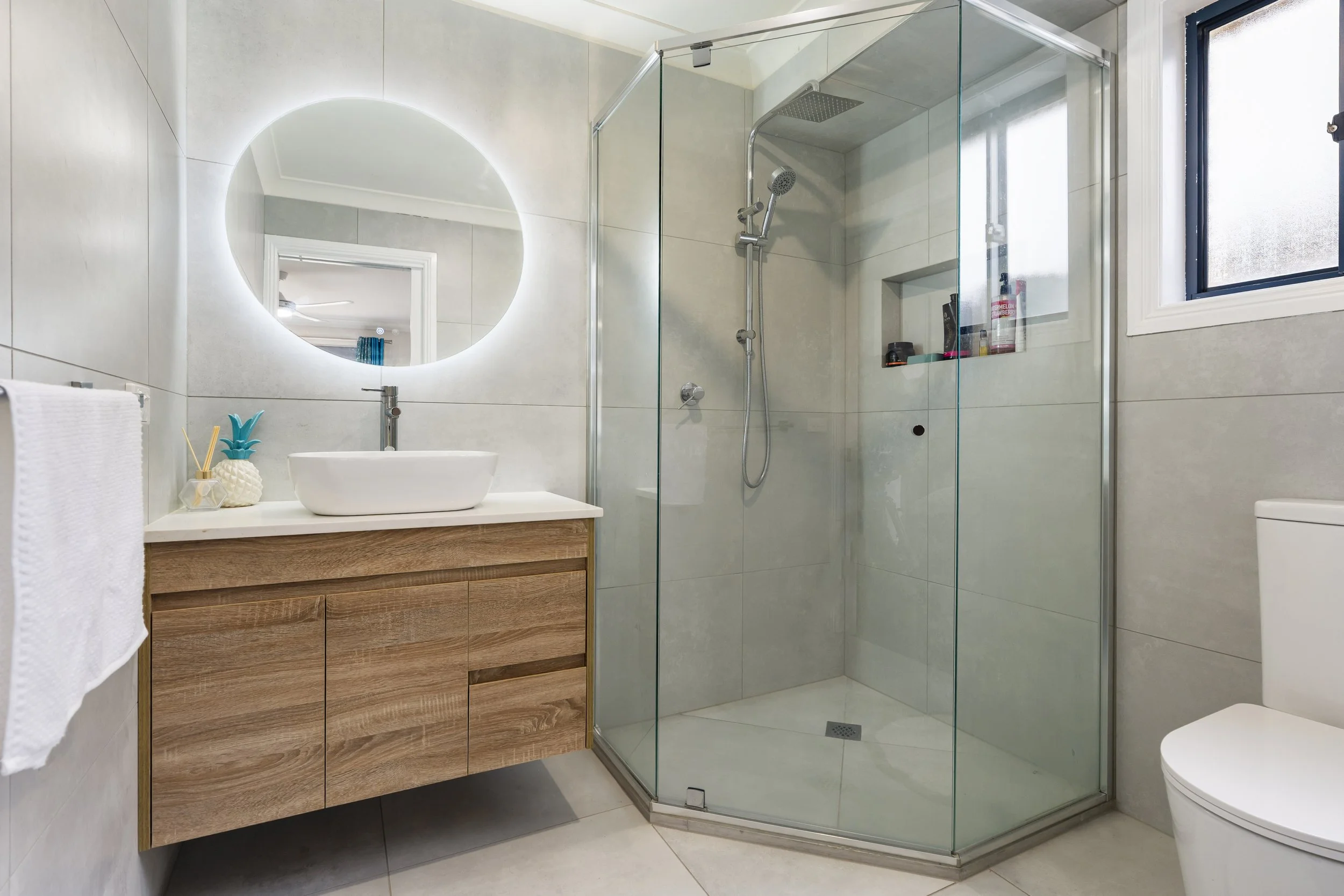 s-ensuite.jpg