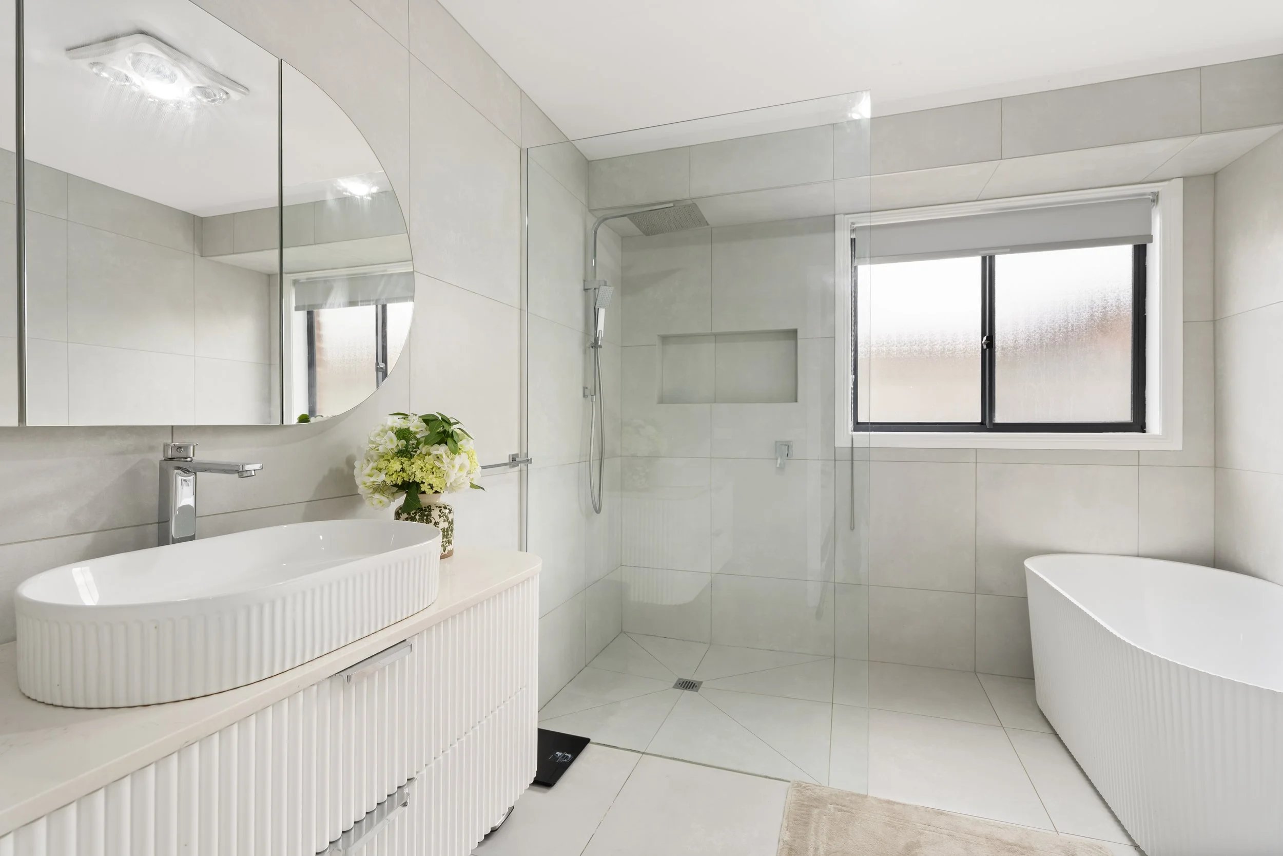 s-main bathroom.jpg