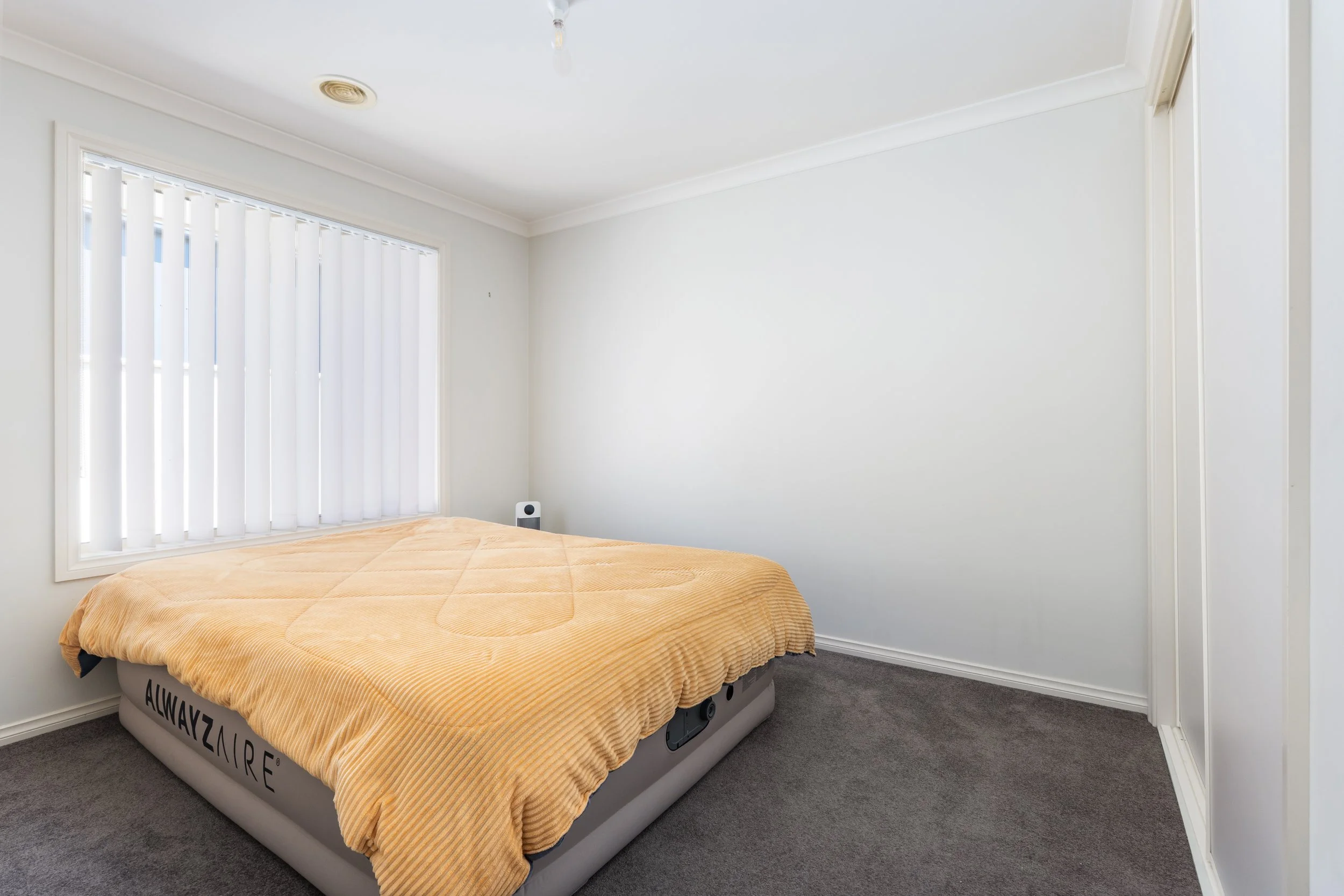 c bed 03.jpg