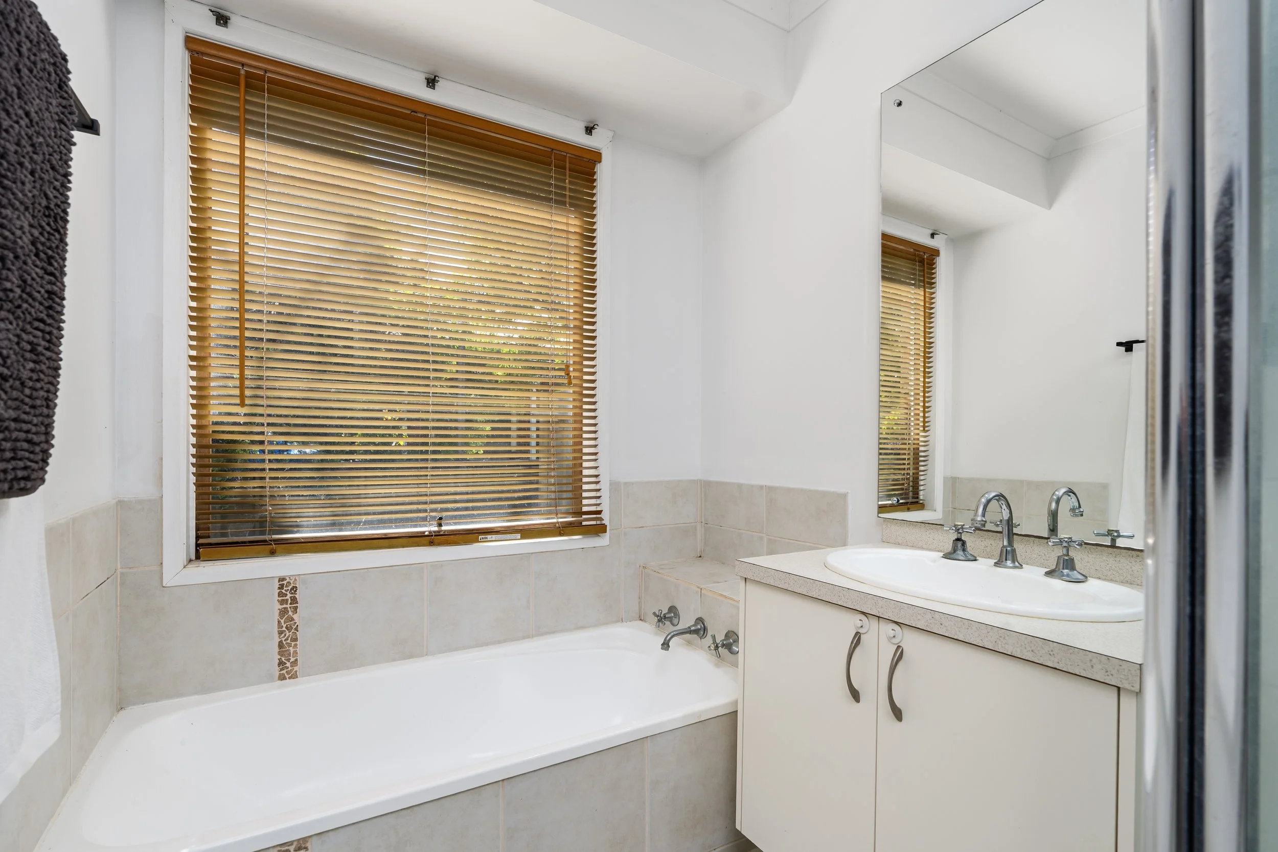 y bathroom.jpg