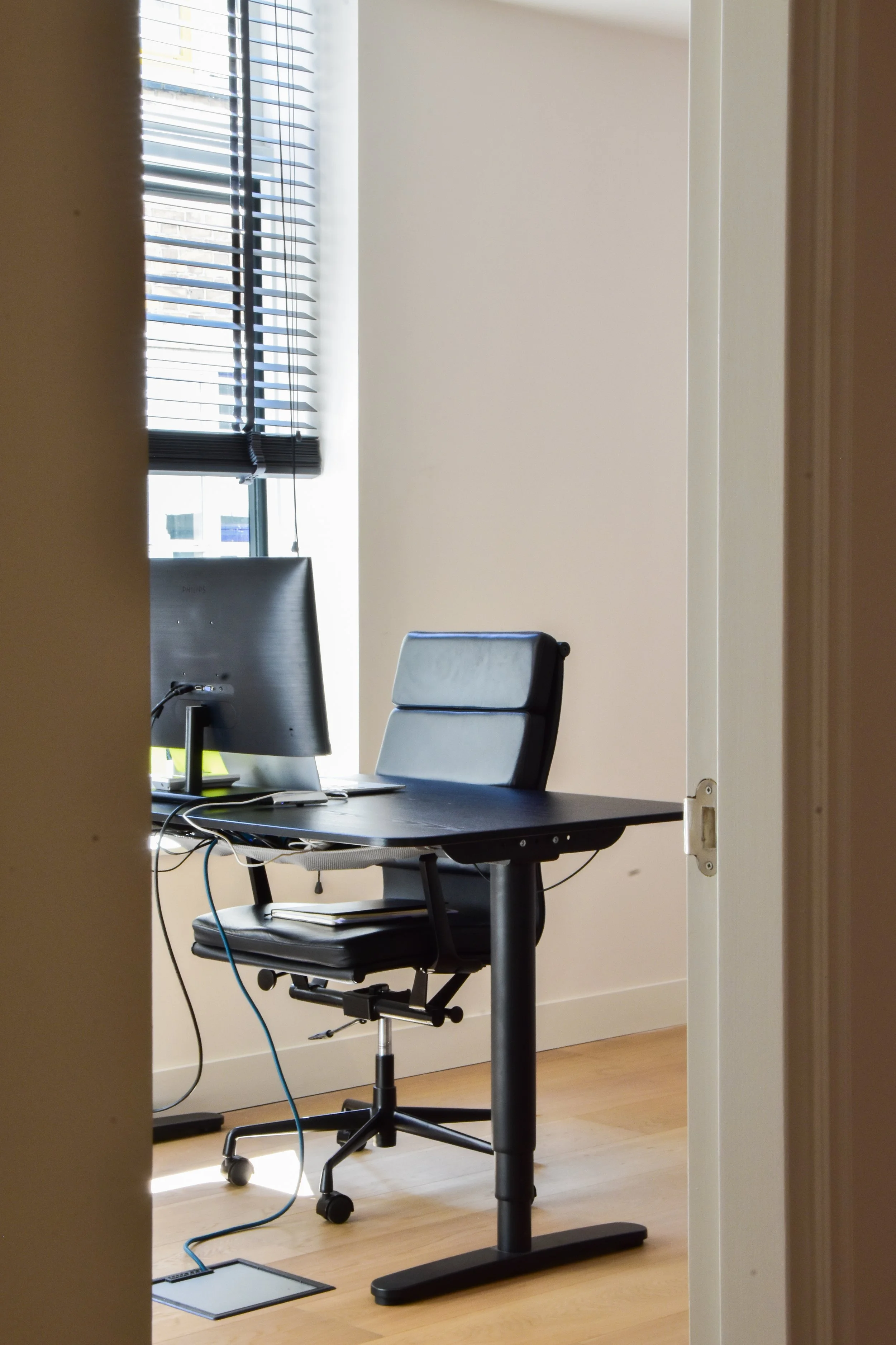 Aankoop commerciële ruimte, transformatie naar kantoor en appartement - Westhaven 36, Gouda