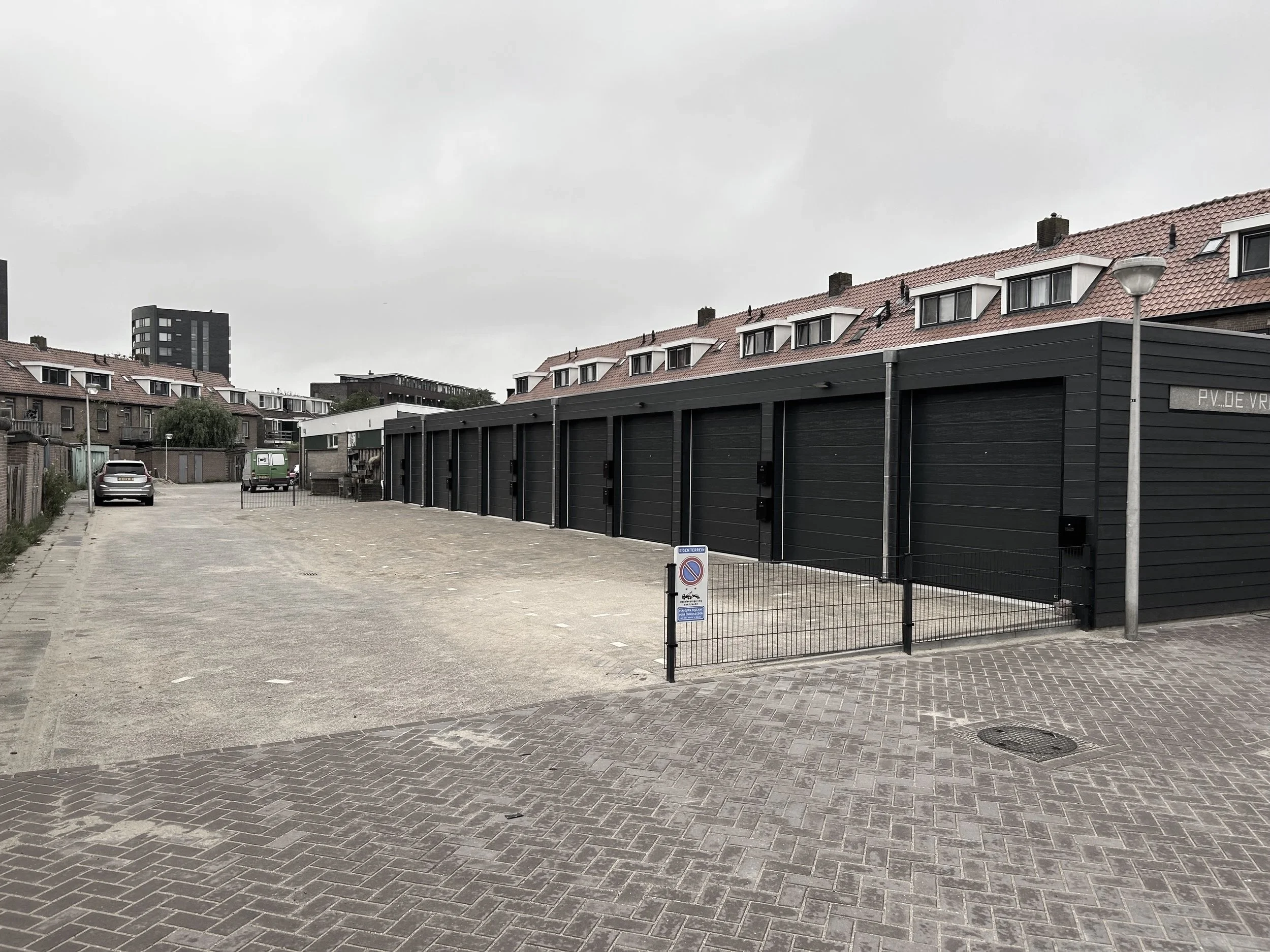 Aankoop opslagruimte, transformatie naar 11 garageboxen - Koningin Wilhelminaweg 212, Gouda
