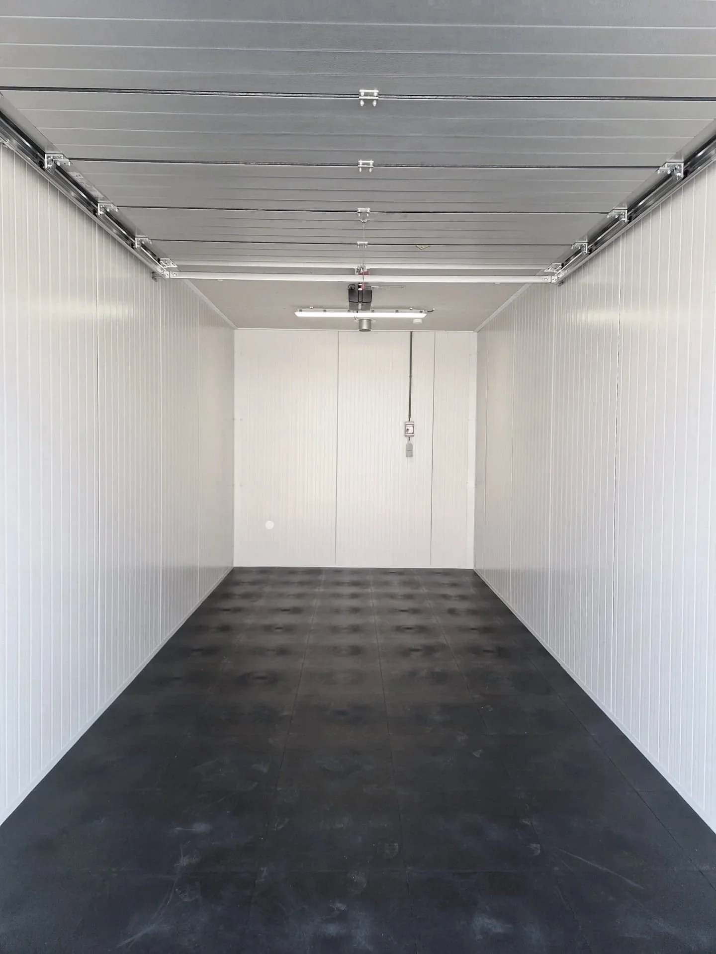 Aankoop opslagruimte, transformatie naar 11 garageboxen - Koningin Wilhelminaweg 212, Gouda