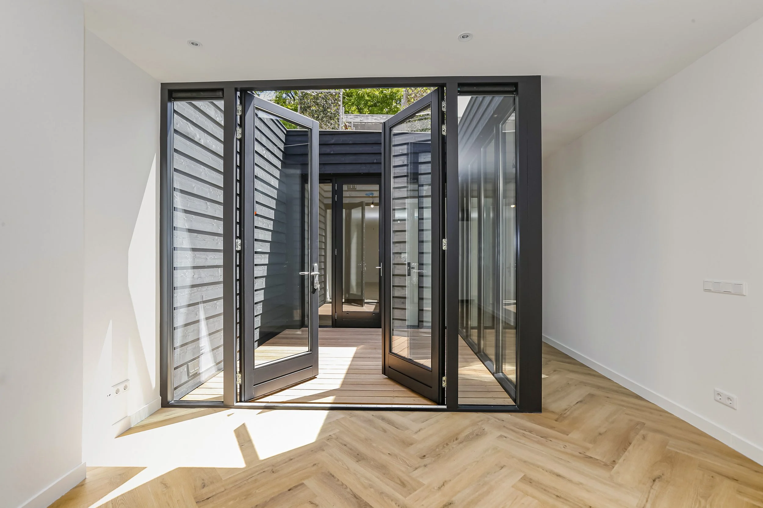 Aankoop winkel- en woonruimte, transformatie naar 4 appartementen - Paradijs 18-20, Gouda