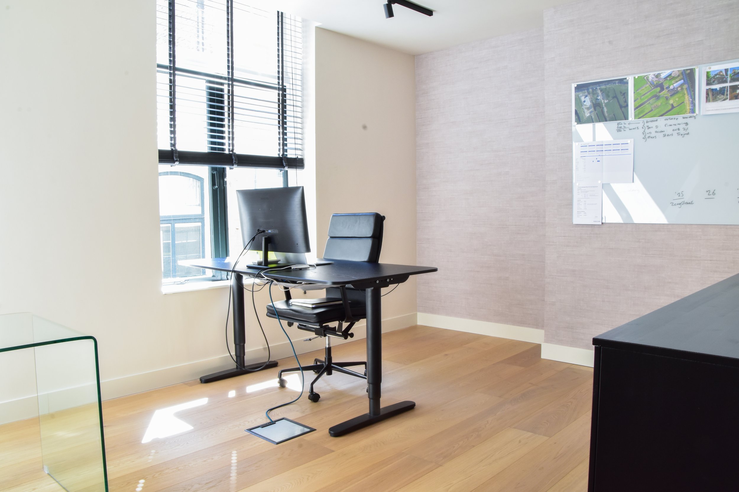 Aankoop commerciële ruimte, transformatie naar kantoor en appartement - Westhaven 36, Gouda
