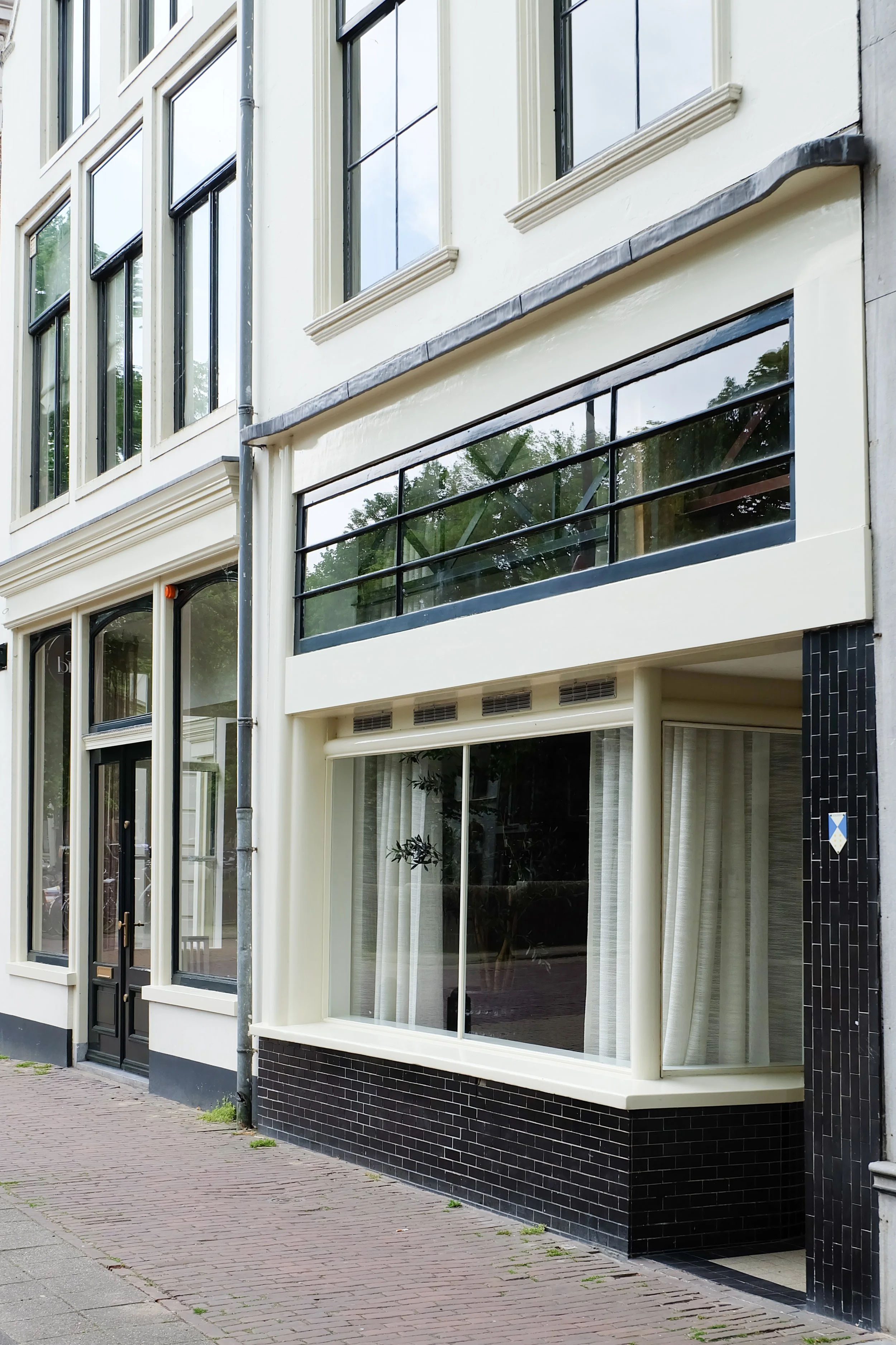 Aankoop commerciële ruimte, transformatie naar kantoor en appartement - Westhaven 35, Gouda