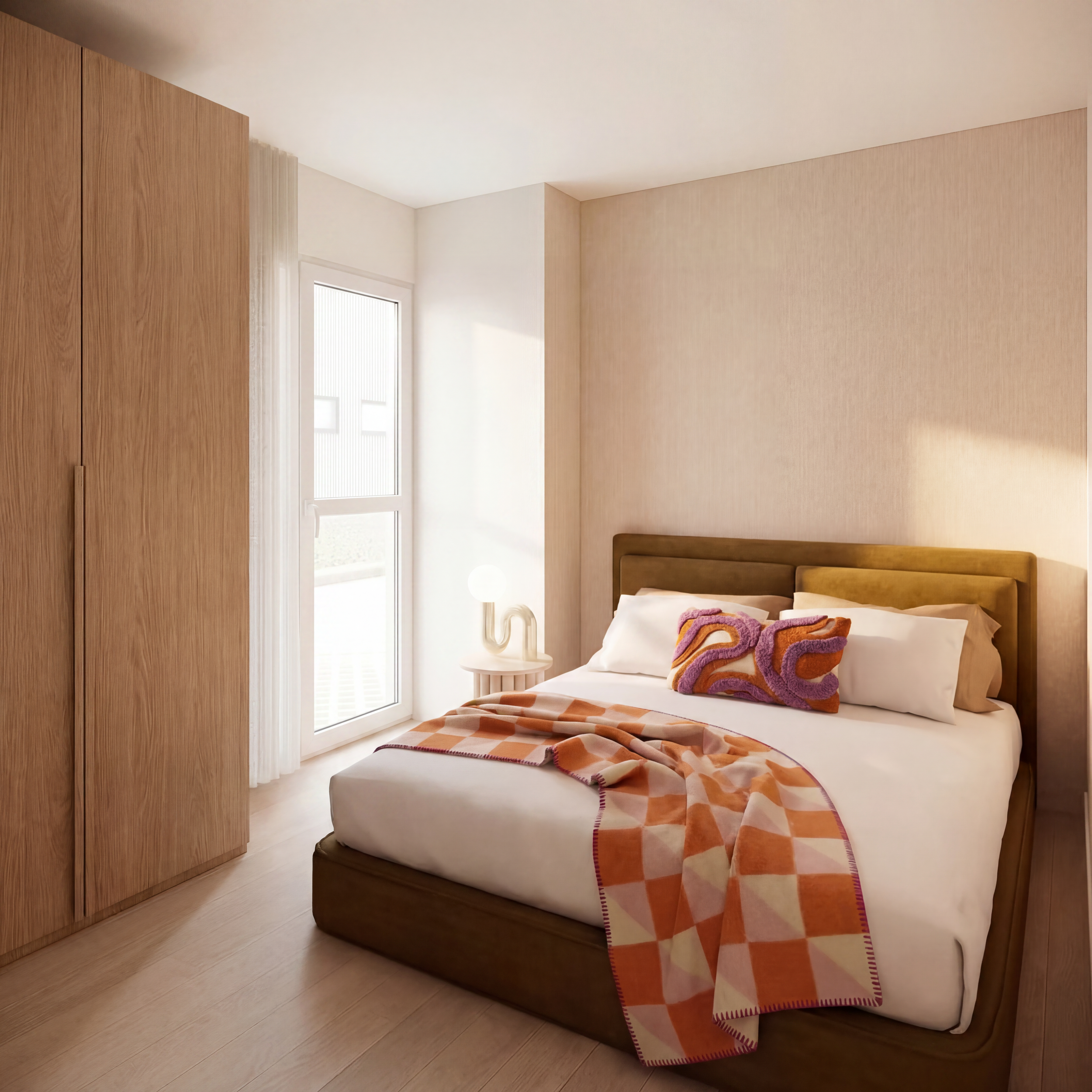 Slaapkamer met een bed, een houten hoofd- en zijwand, een raam en een nachtkastje met een lampje, alle items in een minimalistische en moderne stijl.