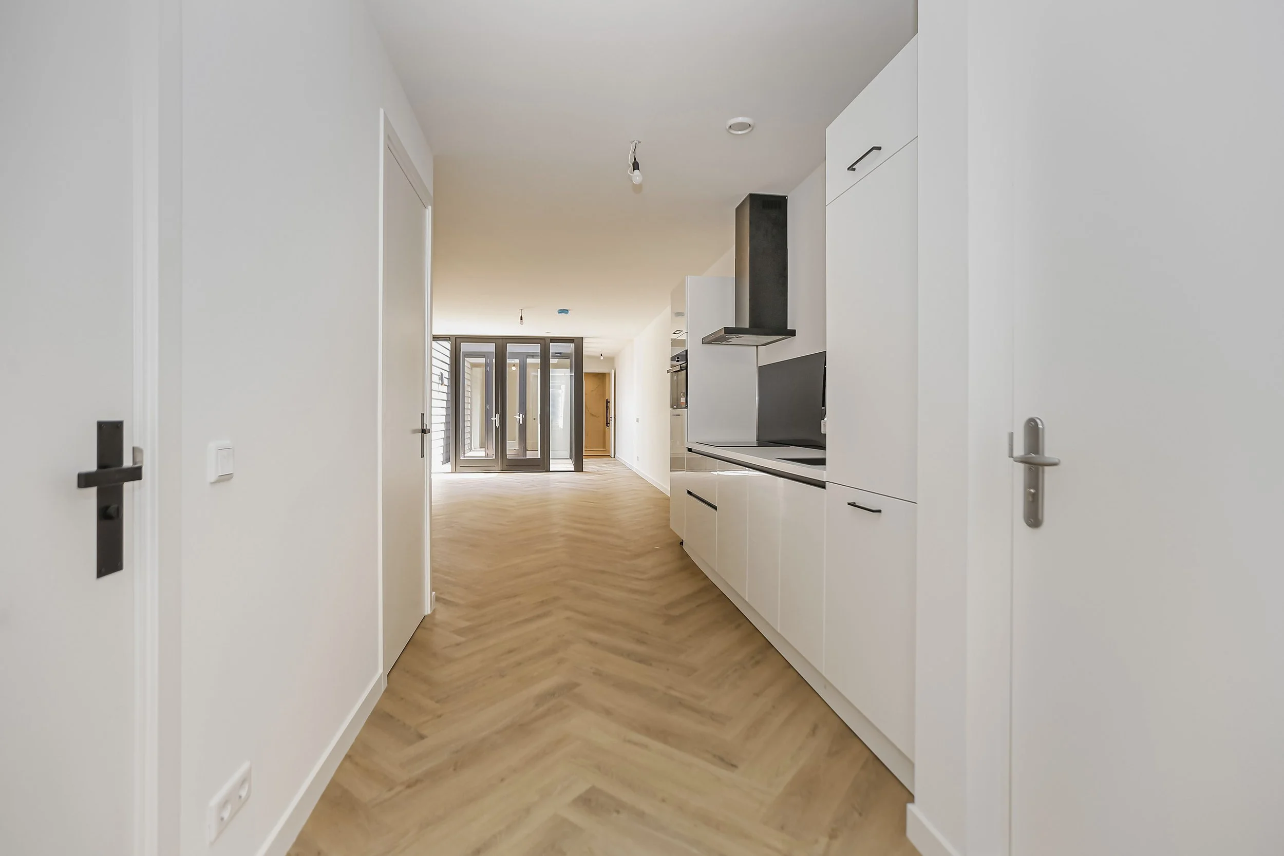 Aankoop winkel- en woonruimte, transformatie naar 4 appartementen - Paradijs 18-20, Gouda