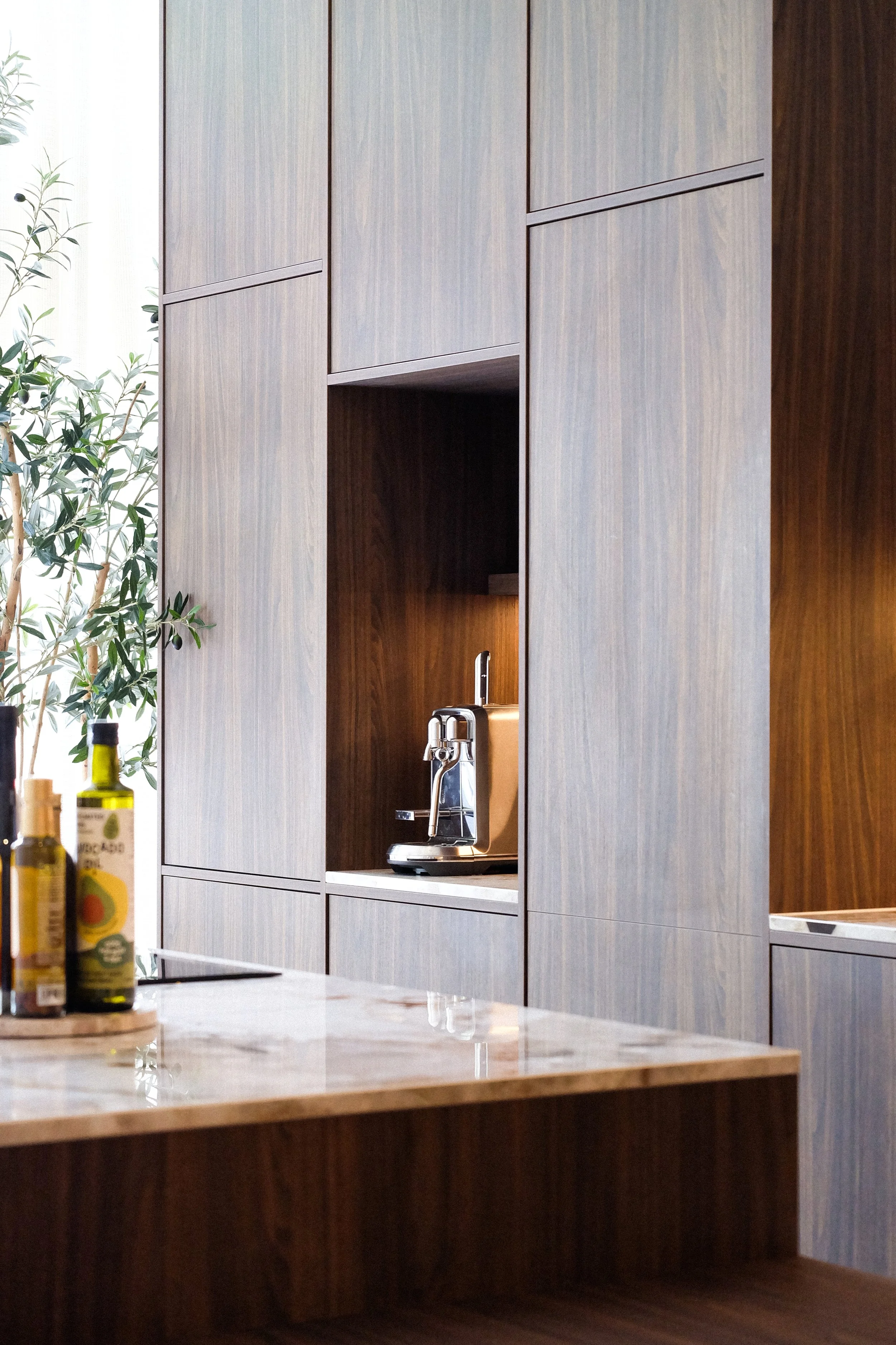 Aankoop commerciële ruimte, transformatie naar kantoor en appartement - Westhaven 35, Gouda