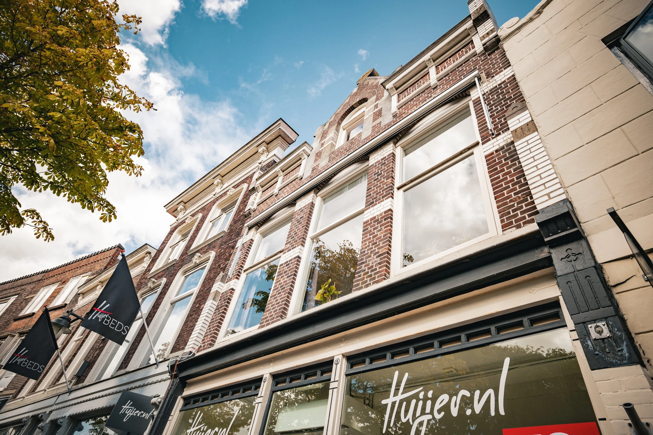 Aankoop winkel- en woonruimte, transformatie naar 3 winkels en 7 appartementen - Zeugstraat 76-82, Gouda