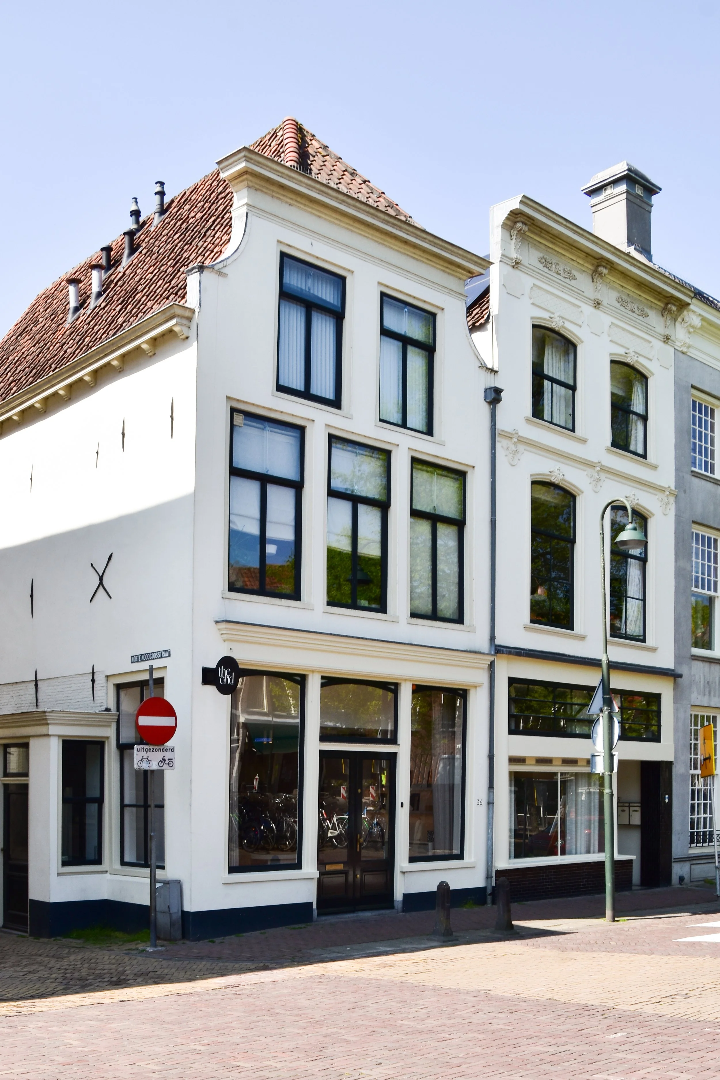 Aankoop commerciële ruimte, transformatie naar kantoor en appartement - Westhaven 36, Gouda