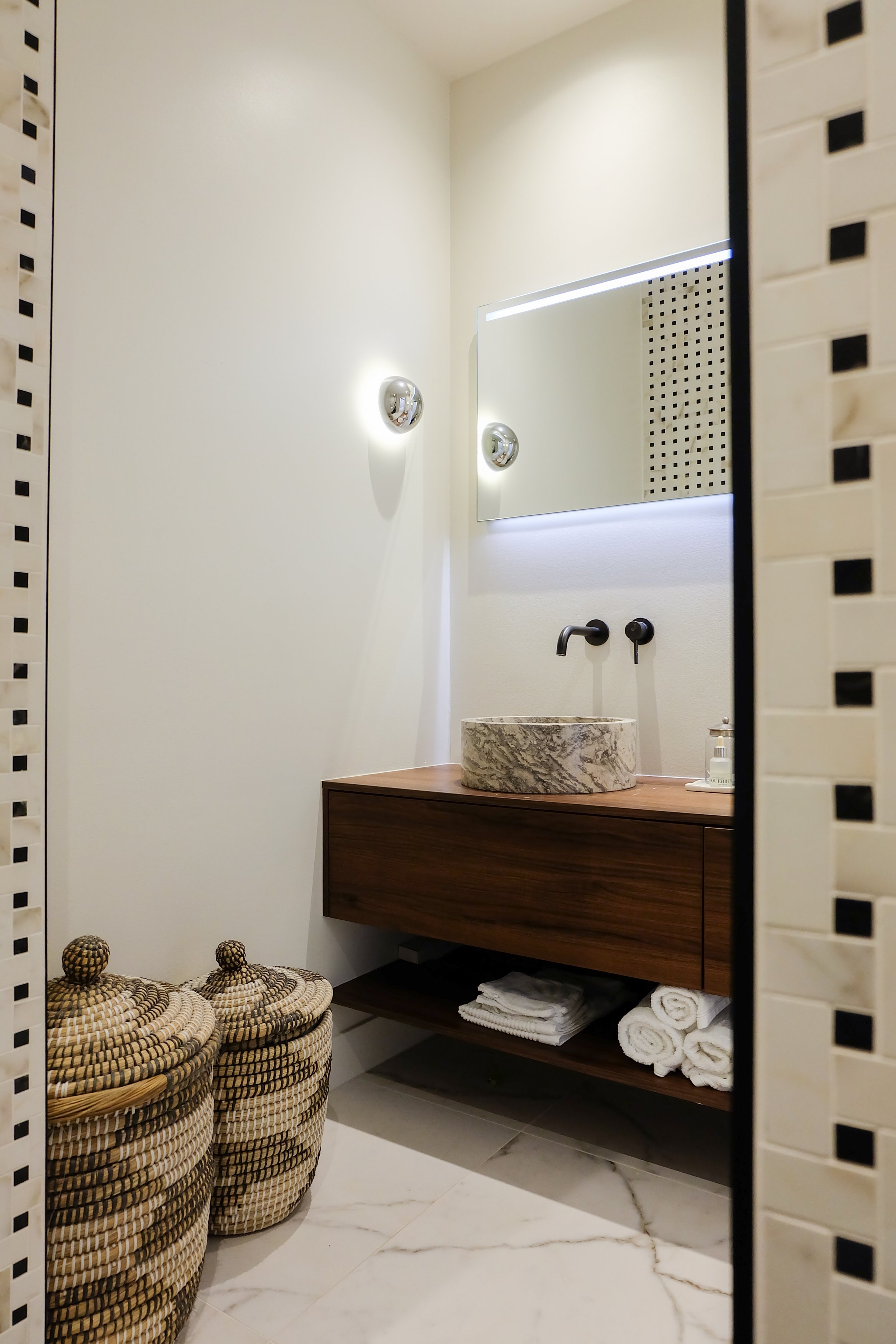 Aankoop commerciële ruimte, transformatie naar kantoor en appartement - Westhaven 35, Gouda