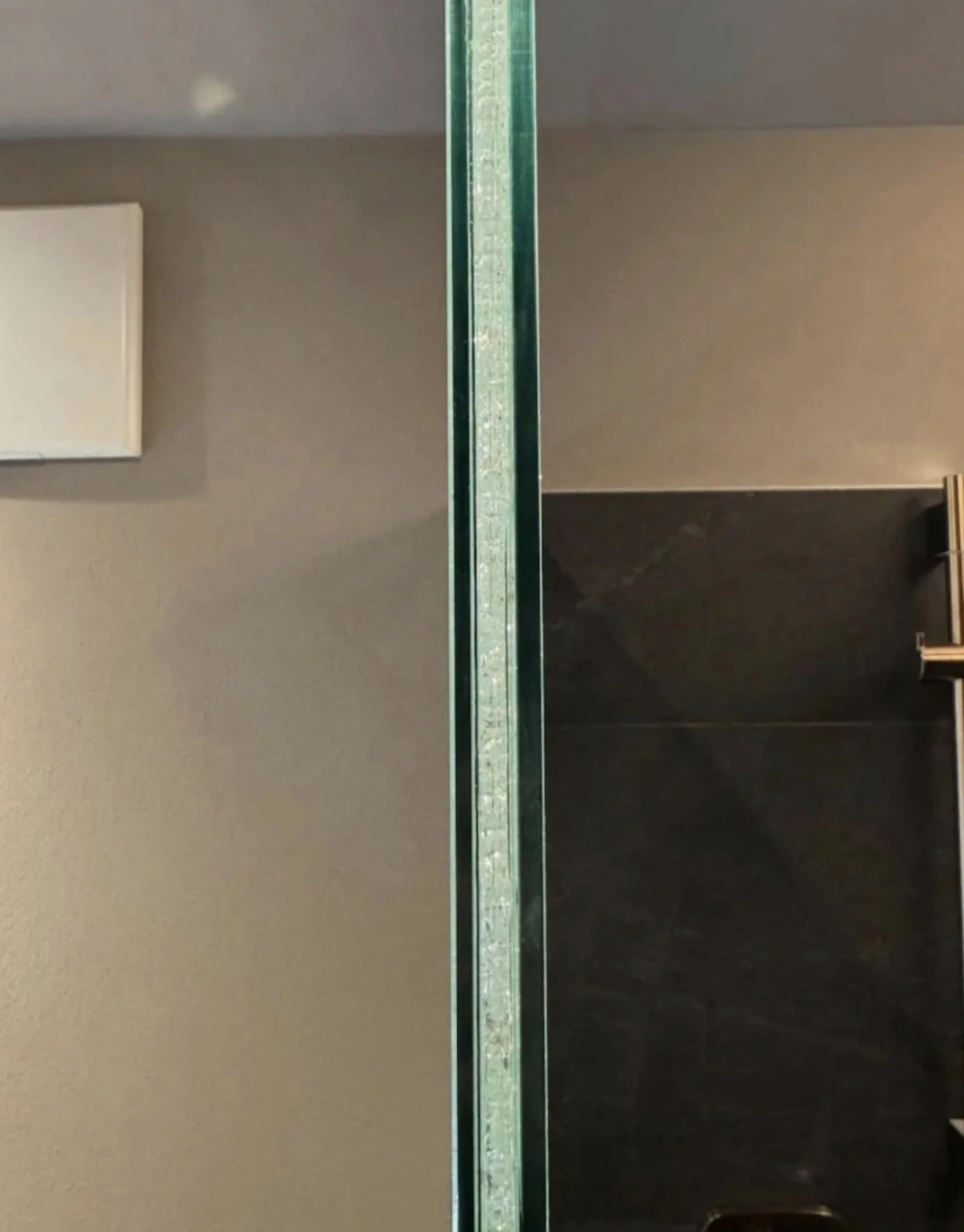 Walk-in hartowane laminowane, efekt rozbiteg.jpg
