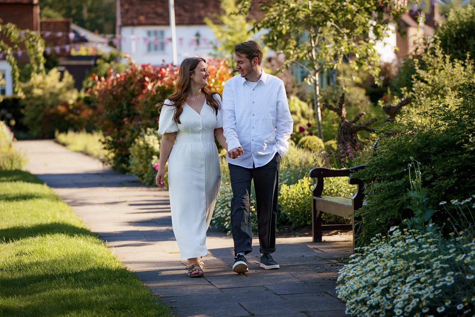 Old-Amersham-Engagement-Photoshoot-01-11.jpg