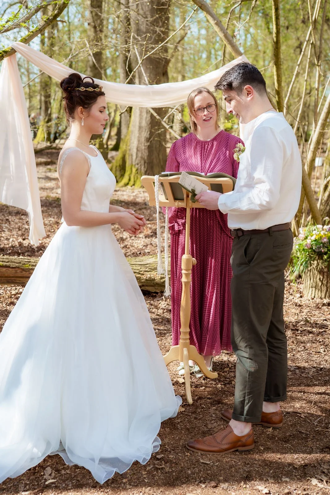 Woodland_Wedding_Buckinghamshire_Gabby_Culverwell_Photography-160.jpg
