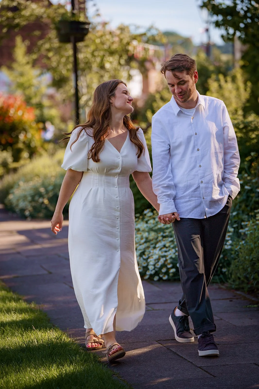 Old-Amersham-Engagement-Photoshoot-01-9.jpg