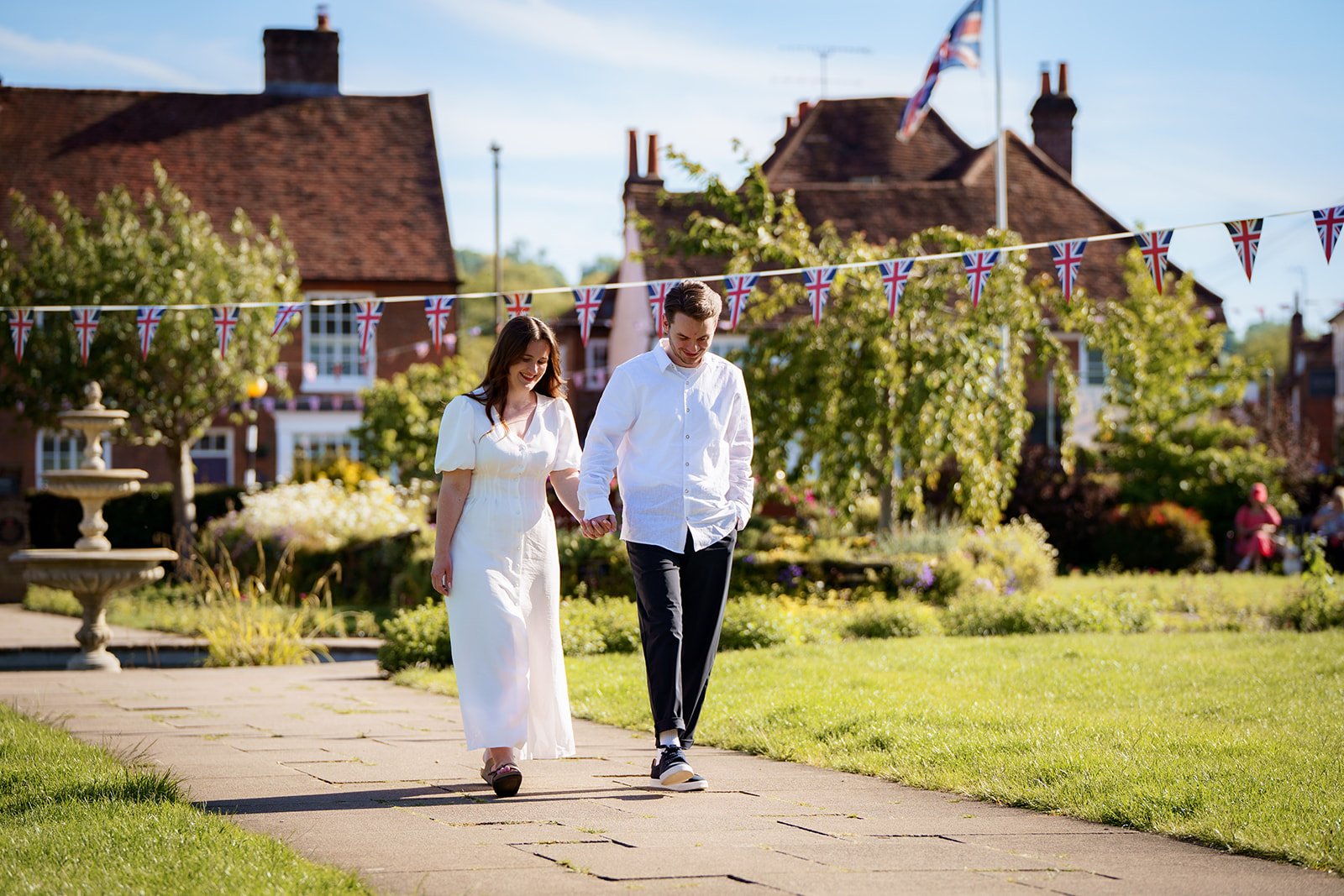 Old-Amersham-Engagement-Photoshoot-01-27.jpg