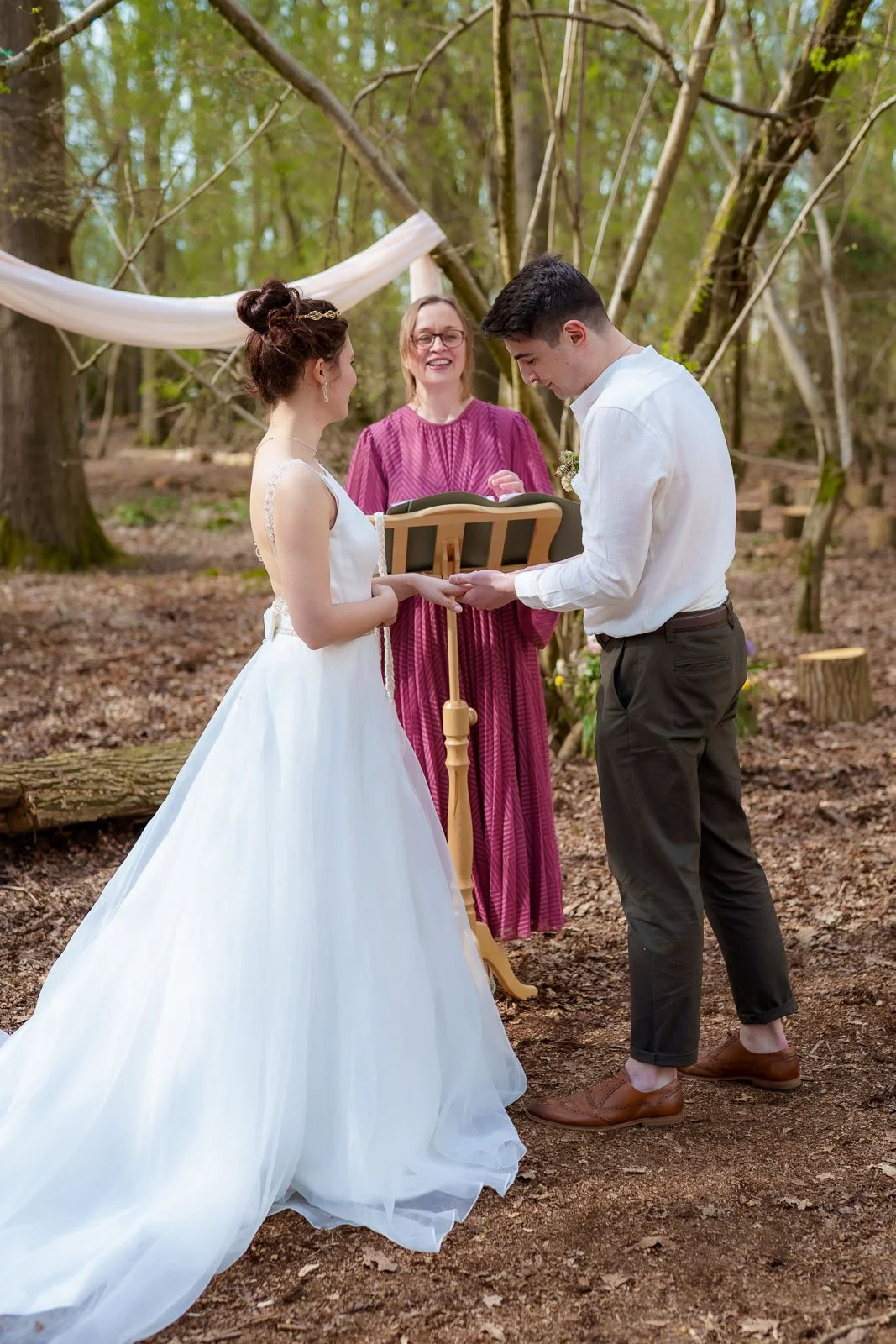 Woodland_Wedding_Buckinghamshire_Gabby_Culverwell_Photography-152.jpg