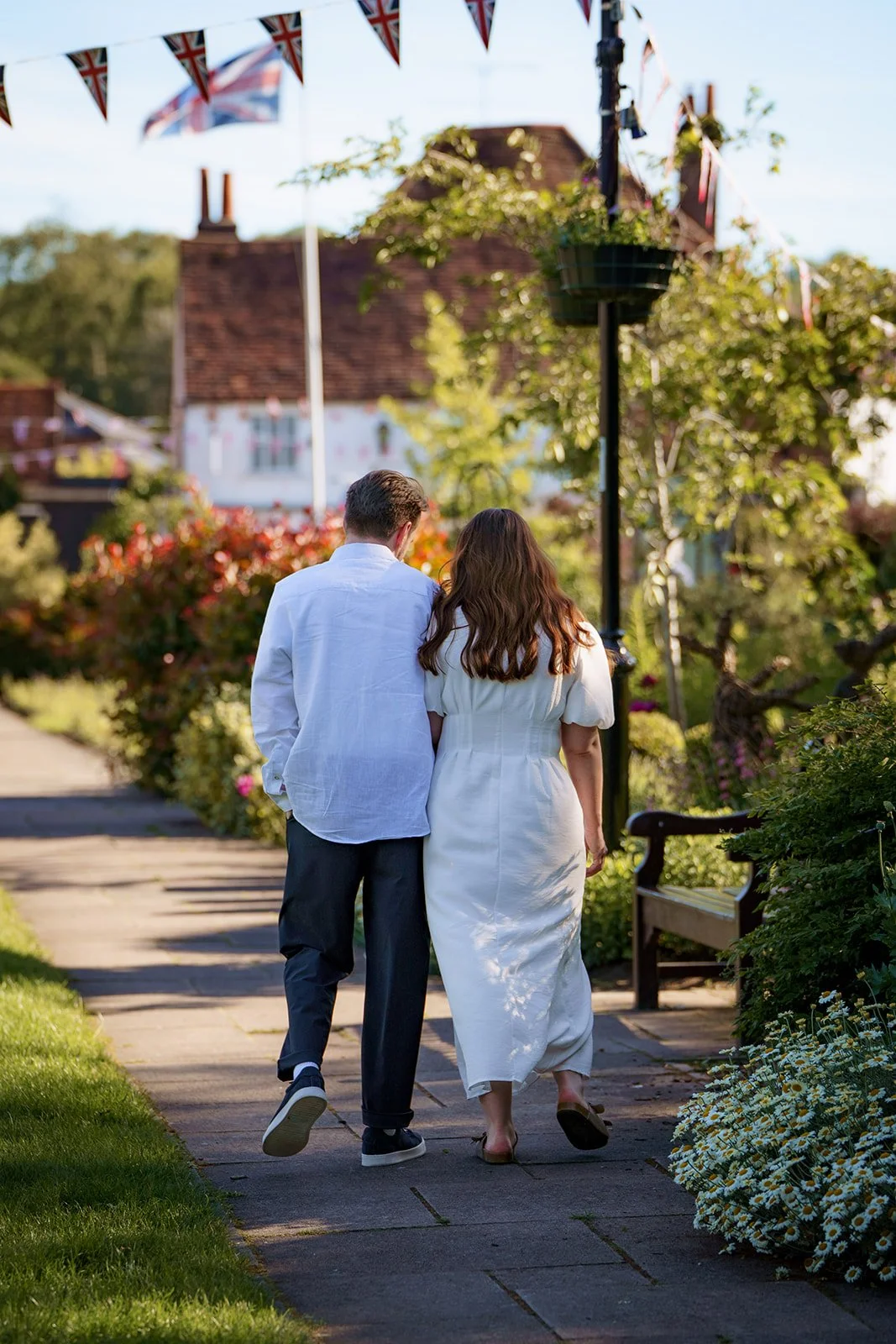 Old-Amersham-Engagement-Photoshoot-01-12.jpg