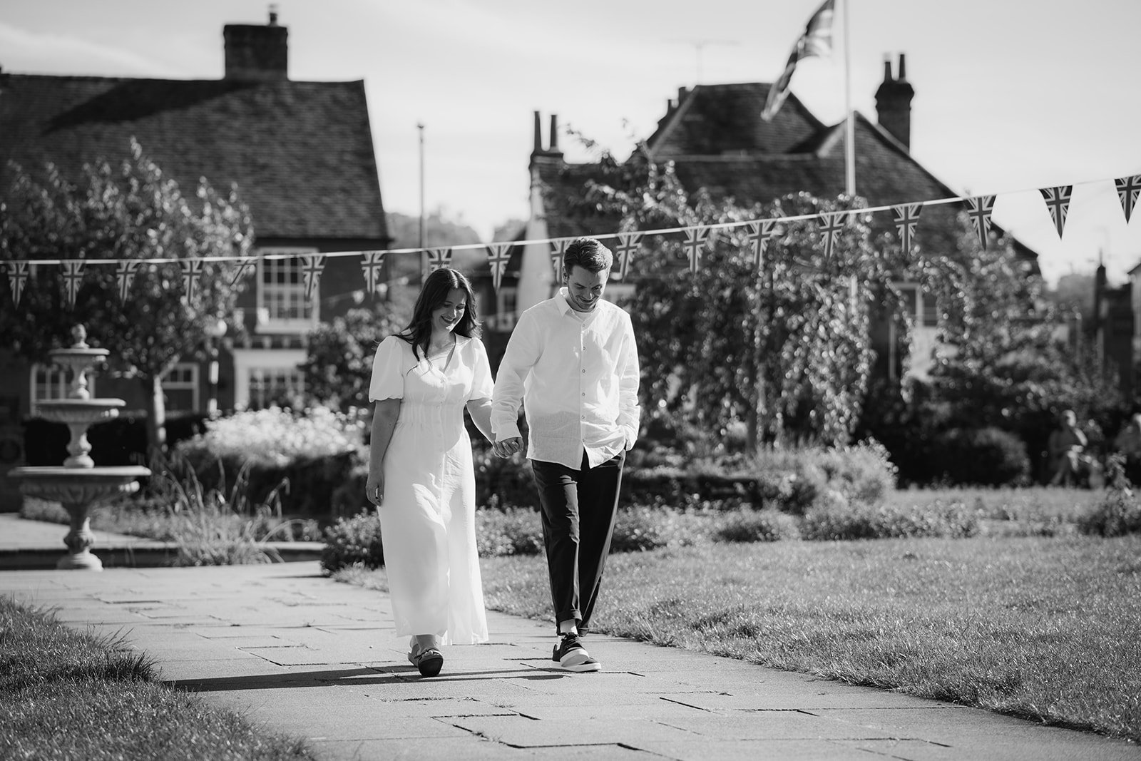 Old-Amersham-Engagement-Photoshoot-01-28.jpg