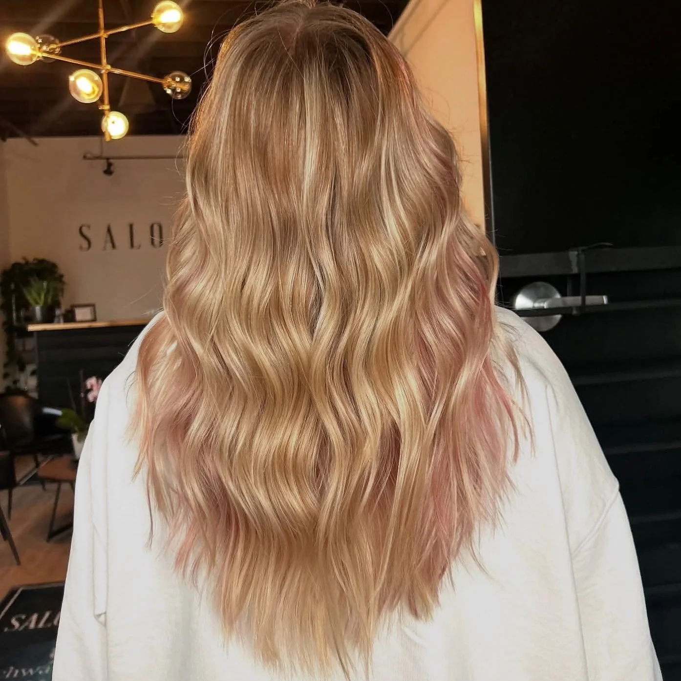 Done by @sydney.hairandbeauty 

&ldquo;Touch of pink 🌸&rdquo;
.
.
.
#hair #hairstyles #blonde #pink #regina #schwarkopf #pulpriot #hairinspo #yqr #trending #fyp
