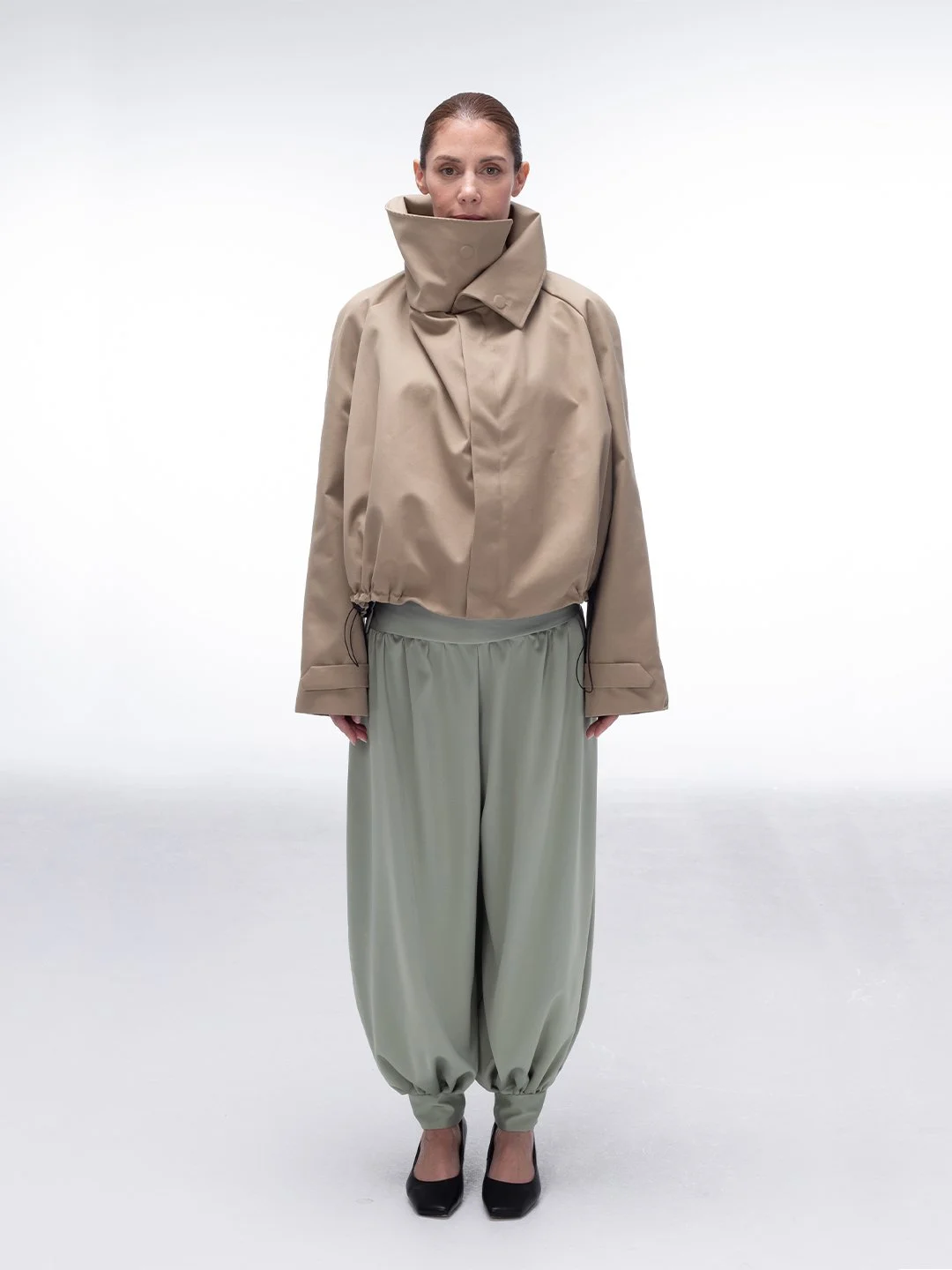 gabardine_short_technical_trench_beige_mpower_1.jpg