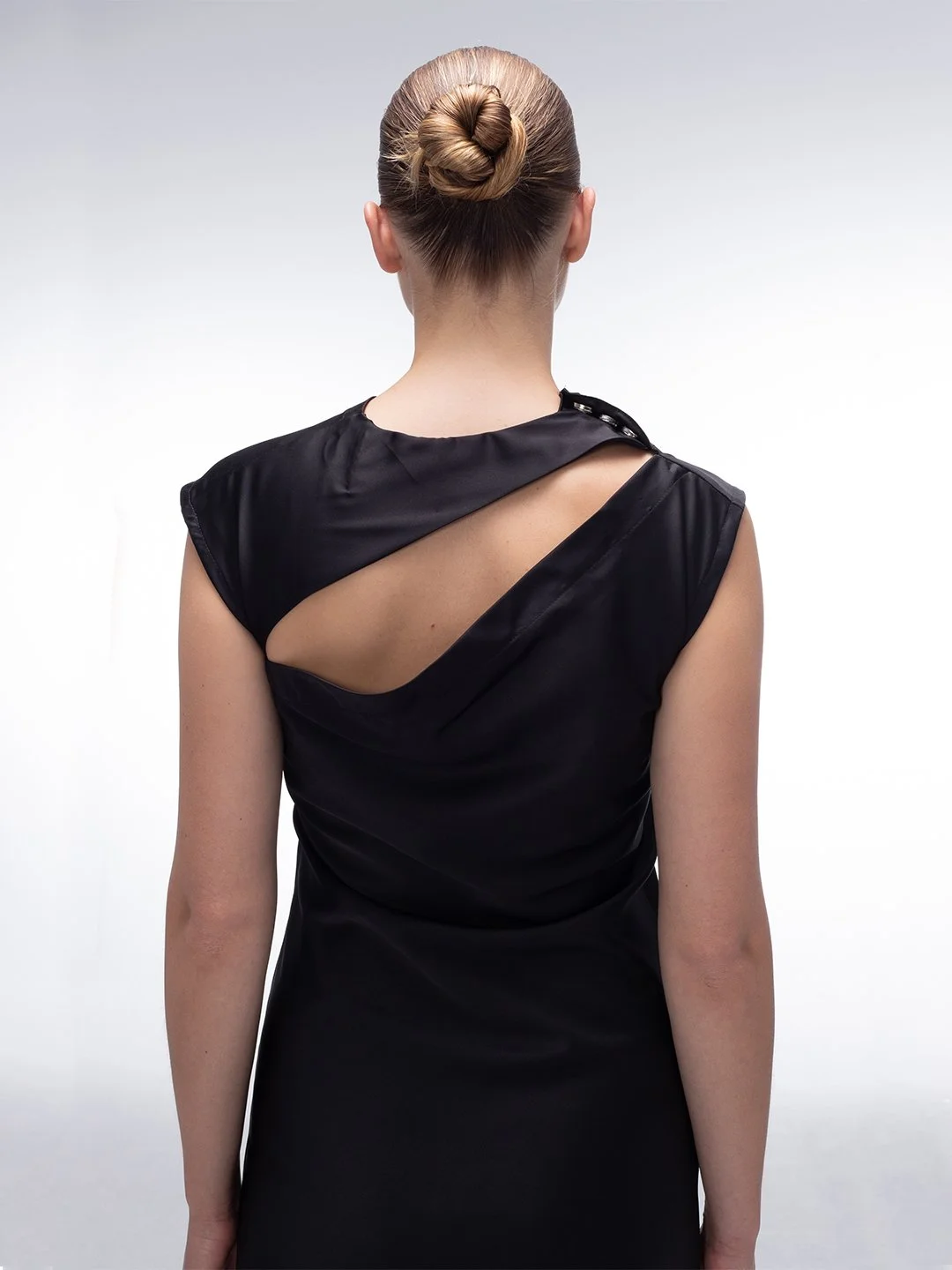 v_cut_satin_black_midi_dress_naked_back_mpower_6.jpg