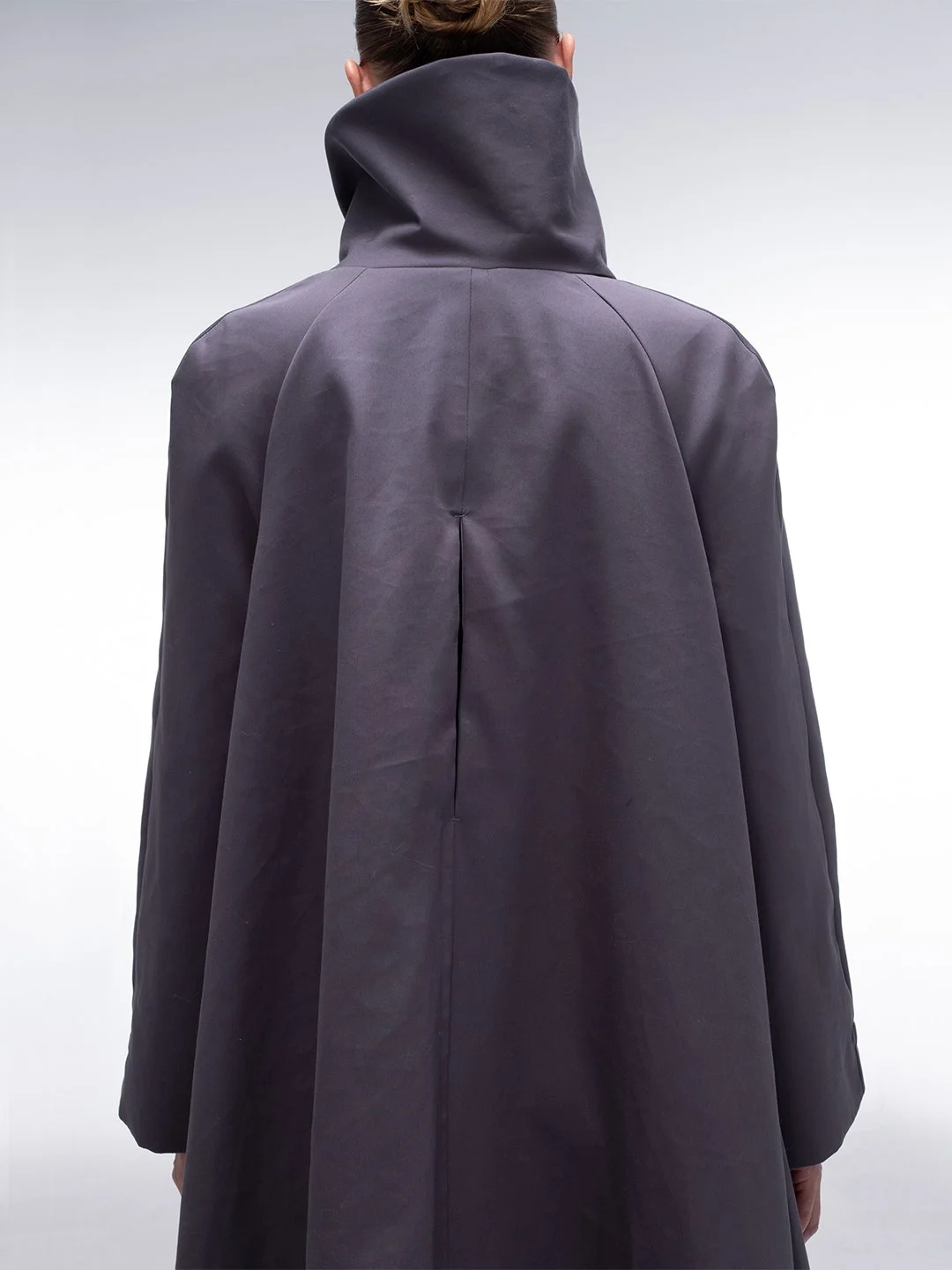 grey_gabardine_wide_trench_coat_technical_mpower_4.jpg