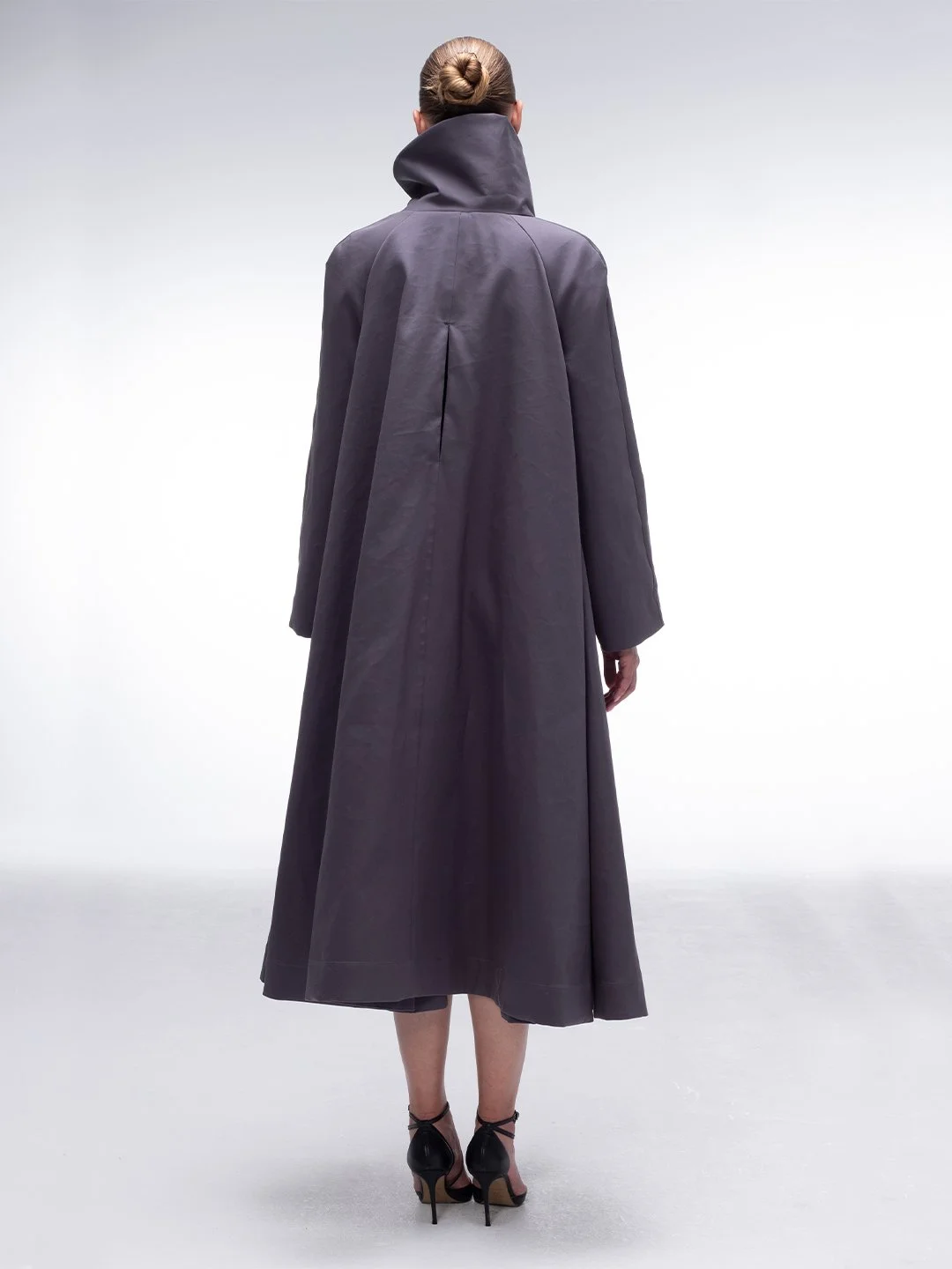 grey_gabardine_wide_trench_coat_technical_mpower_3.jpg