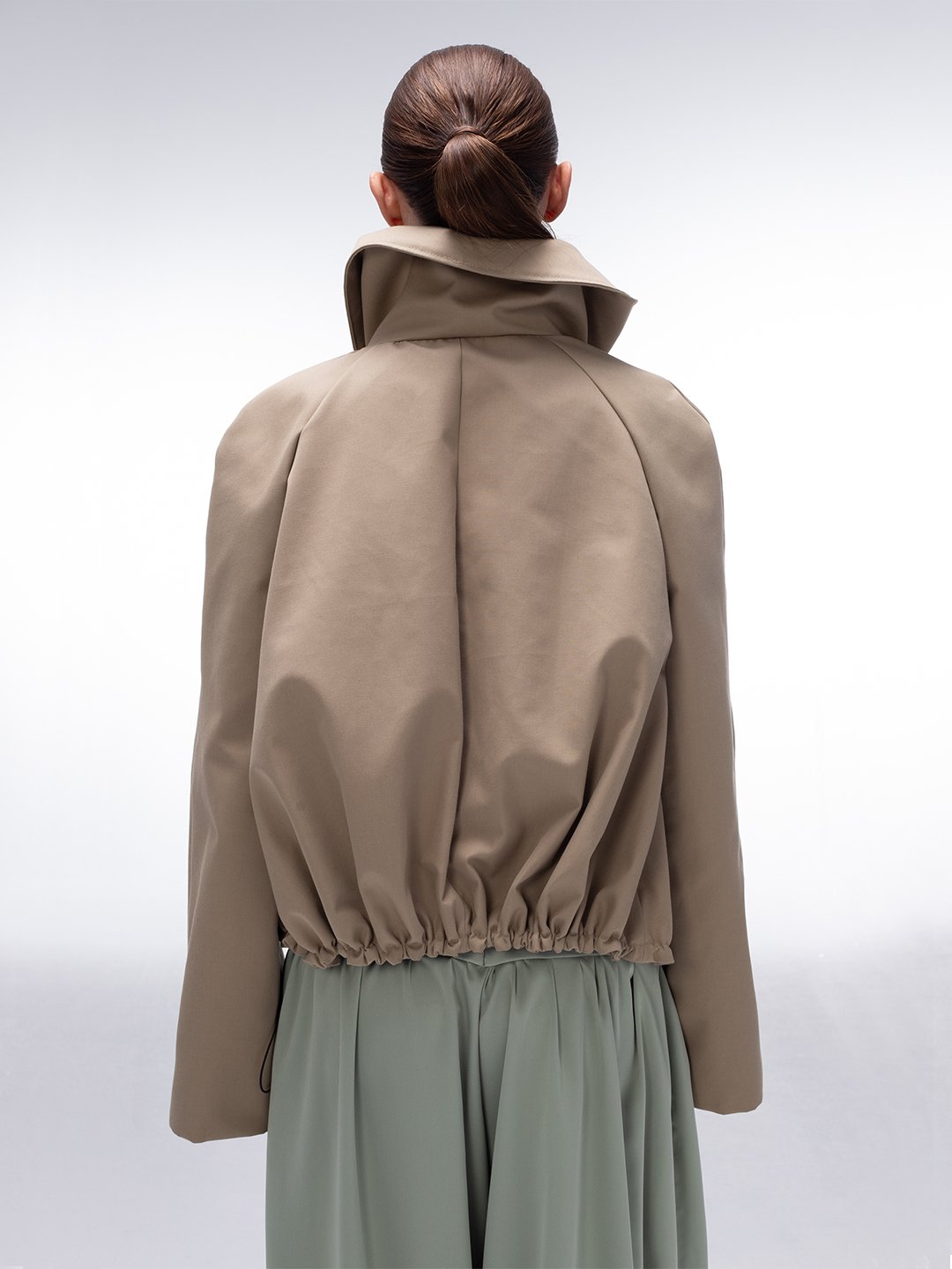 gabardine_short_technical_trench_beige_mpower_4.jpg