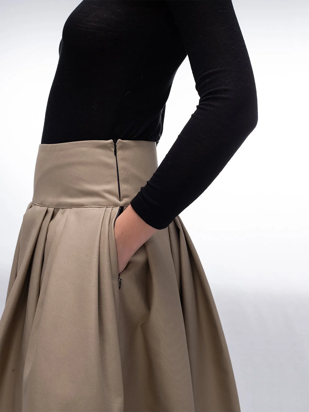 pleated_wide_beige_skirt_gabardine_mpower_5.jpg