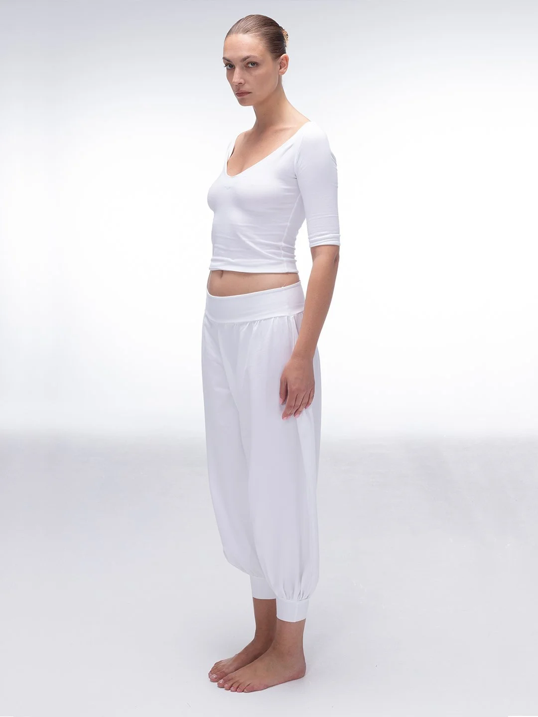white_jersey_balloon_trousers_wide_mpower_4.jpg
