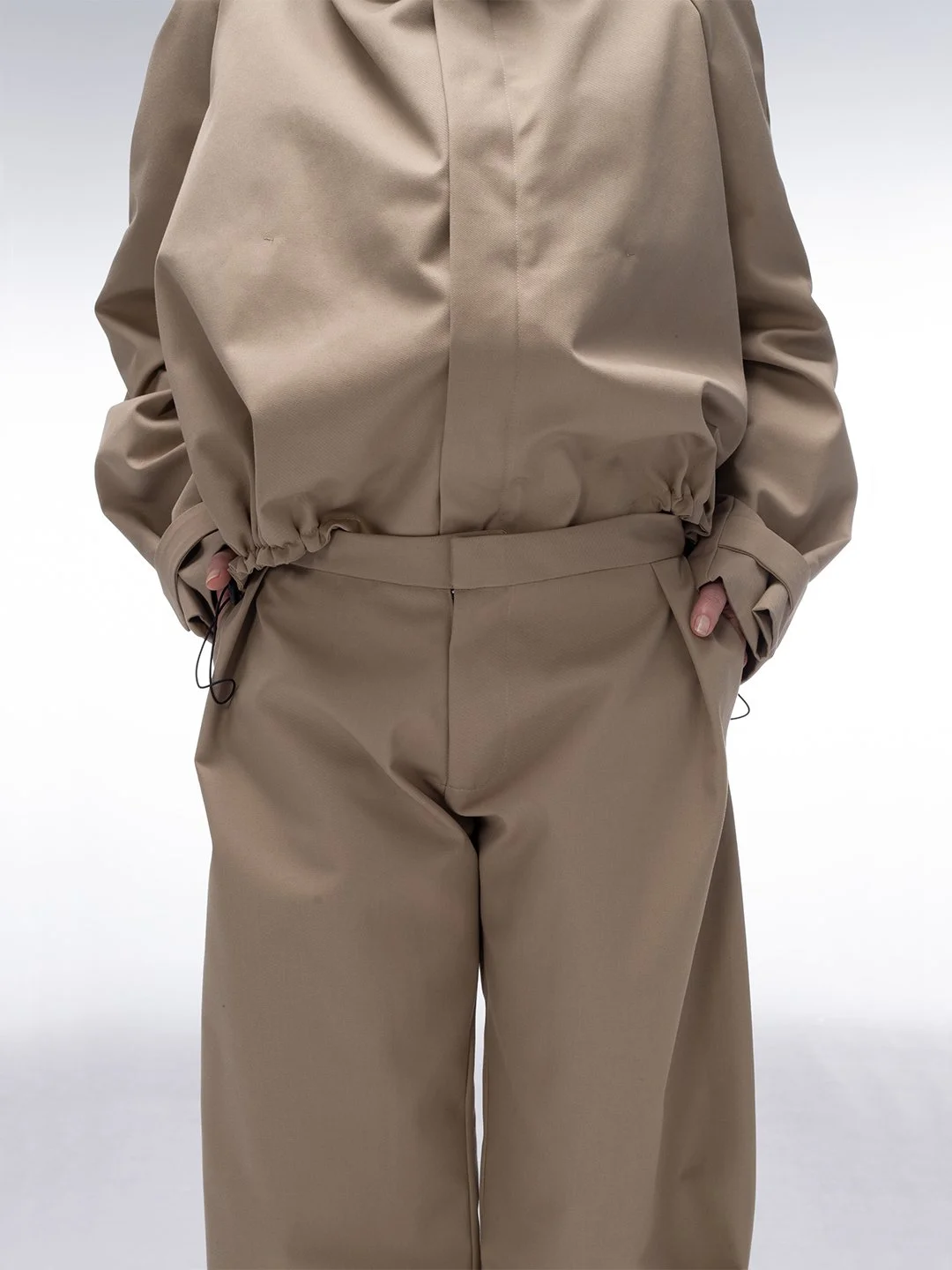 beige_gabardine_barrel_trousers_technical_mpower_7.jpg