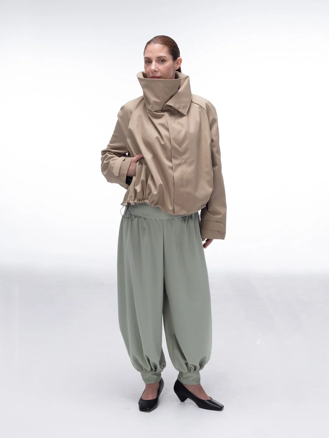 gabardine_short_technical_trench_beige_mpower_2.jpg
