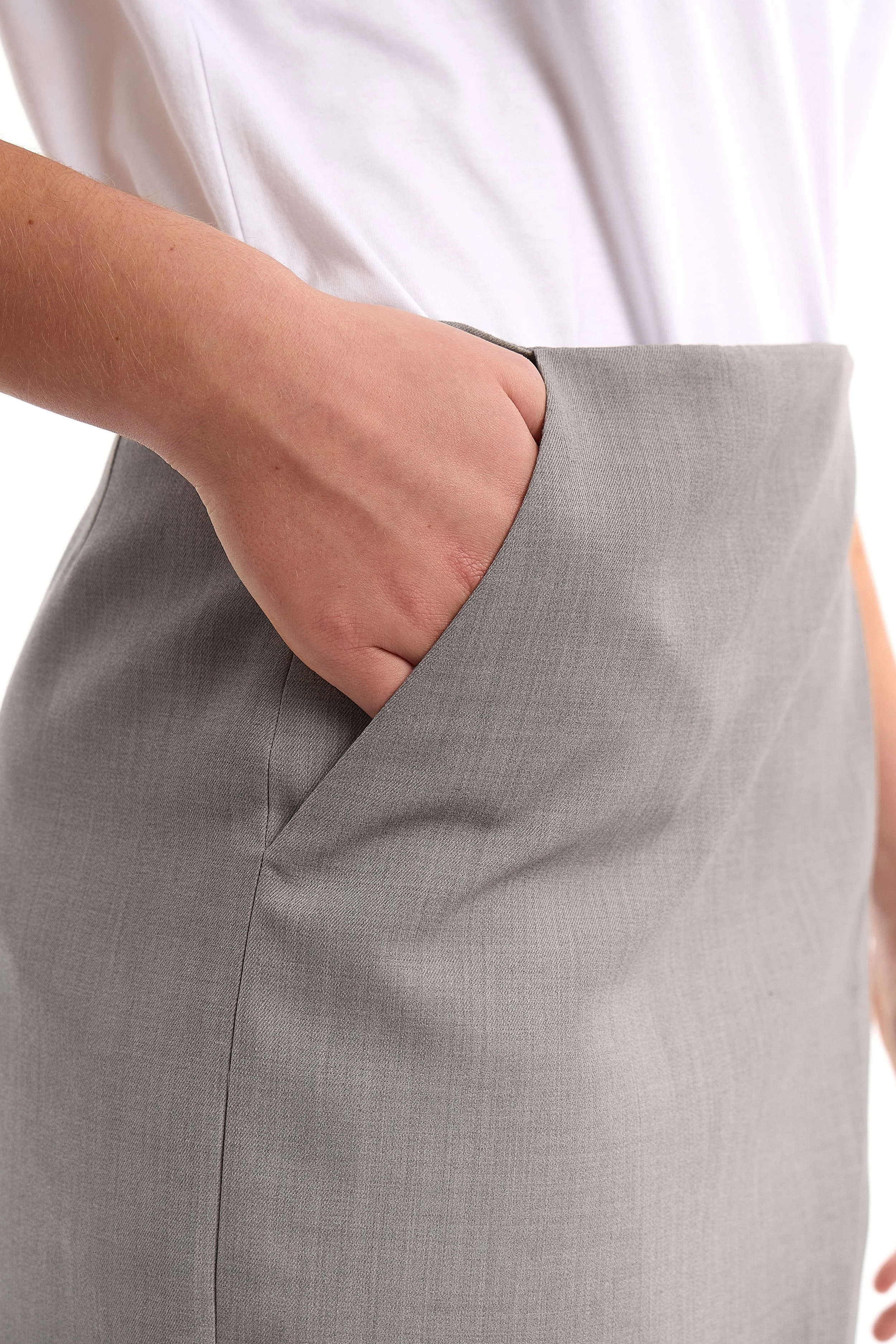 mpower_technical_elegant_asymmetrical_slit_skirt_semi_waterproof