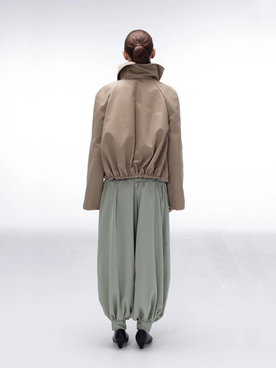 gabardine_short_technical_trench_beige_mpower_3.jpg