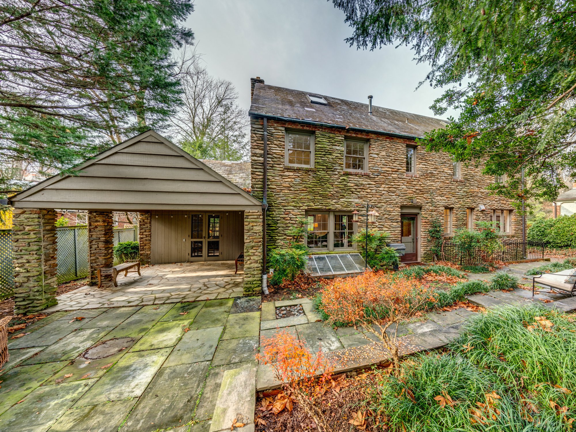 2919 43rd St NW-86.jpg