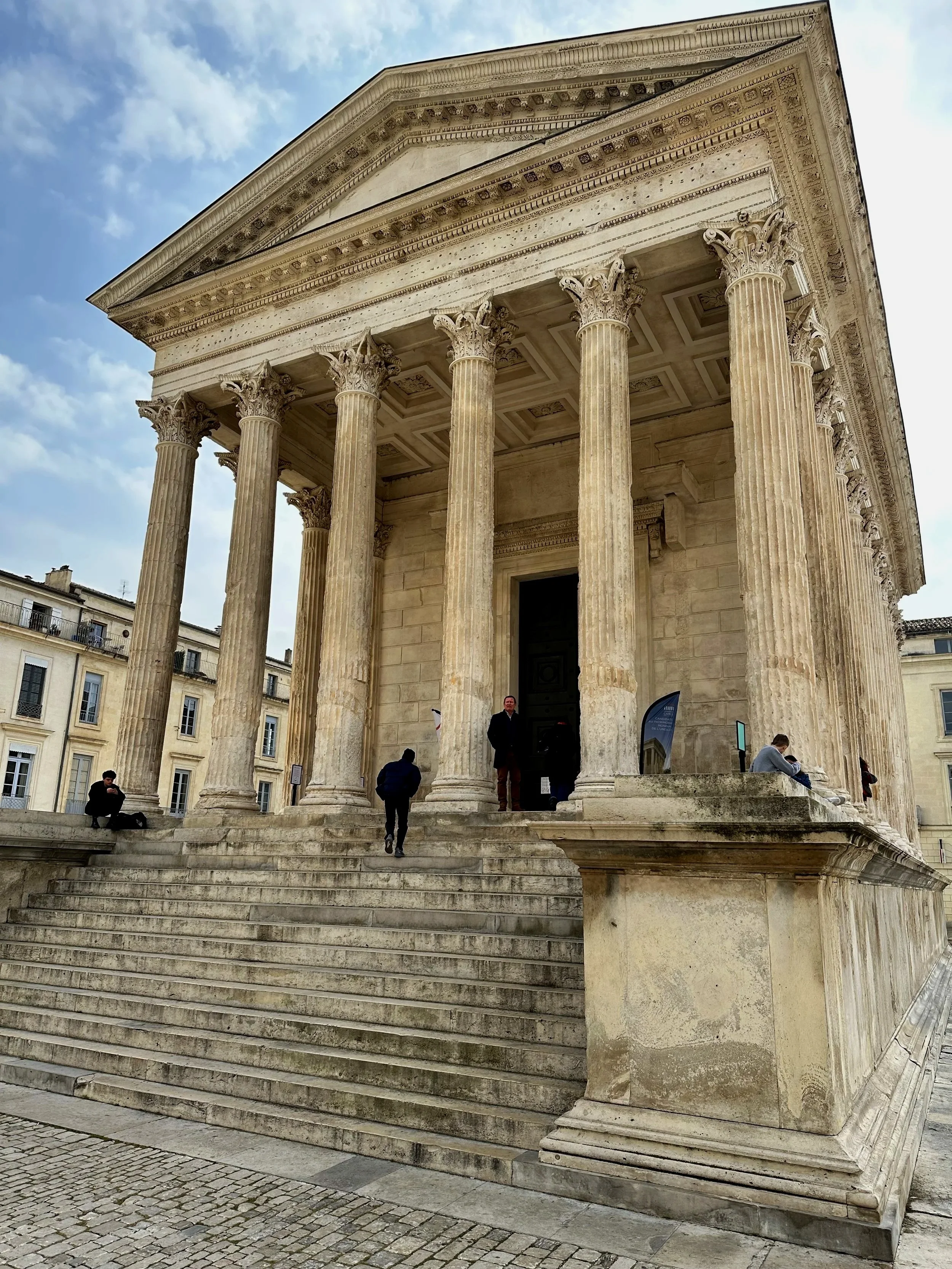 Faire un saut dans le passé à la Maison Carrée