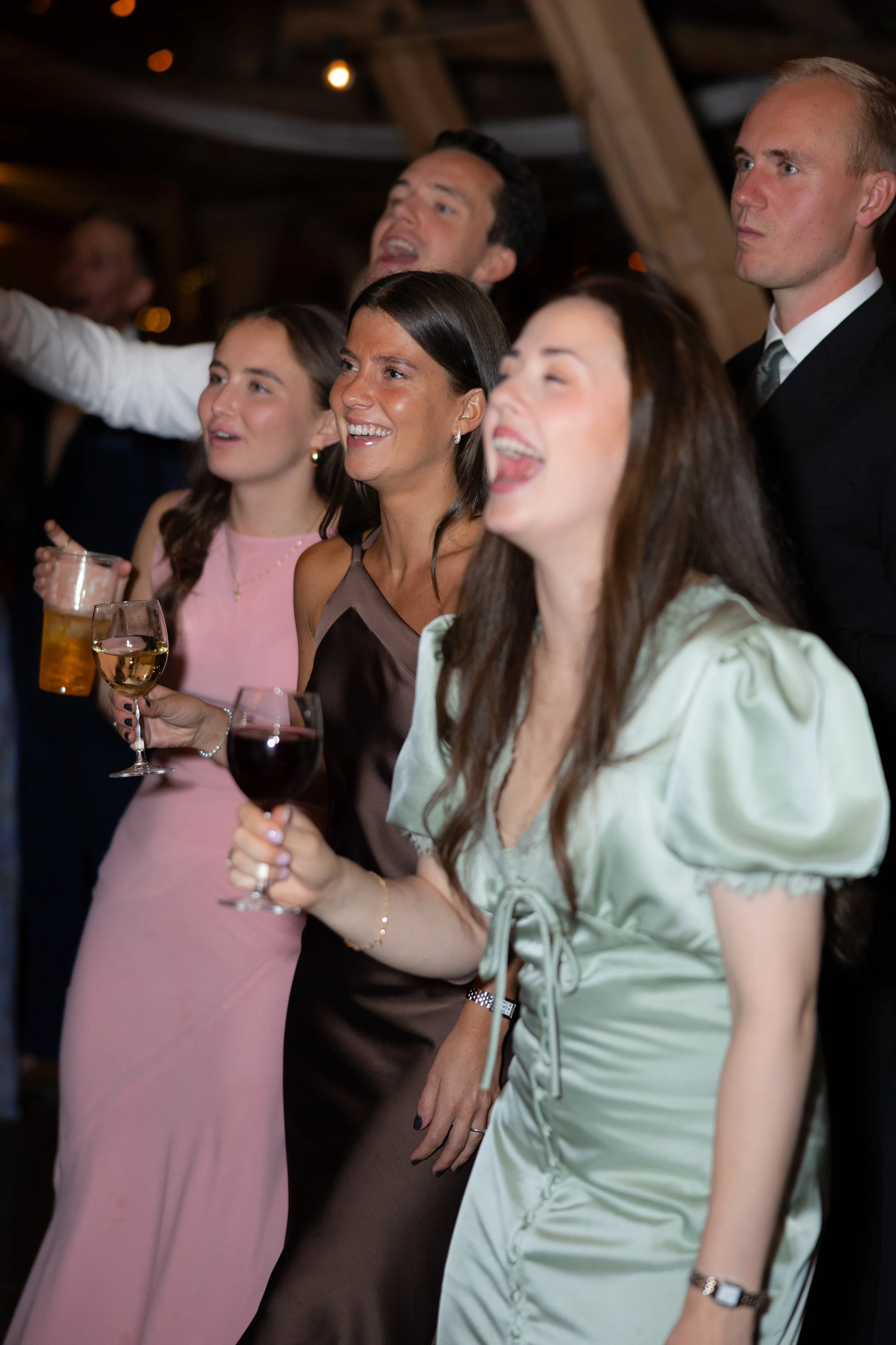 Caroline-og-Daniel-fest230.jpg