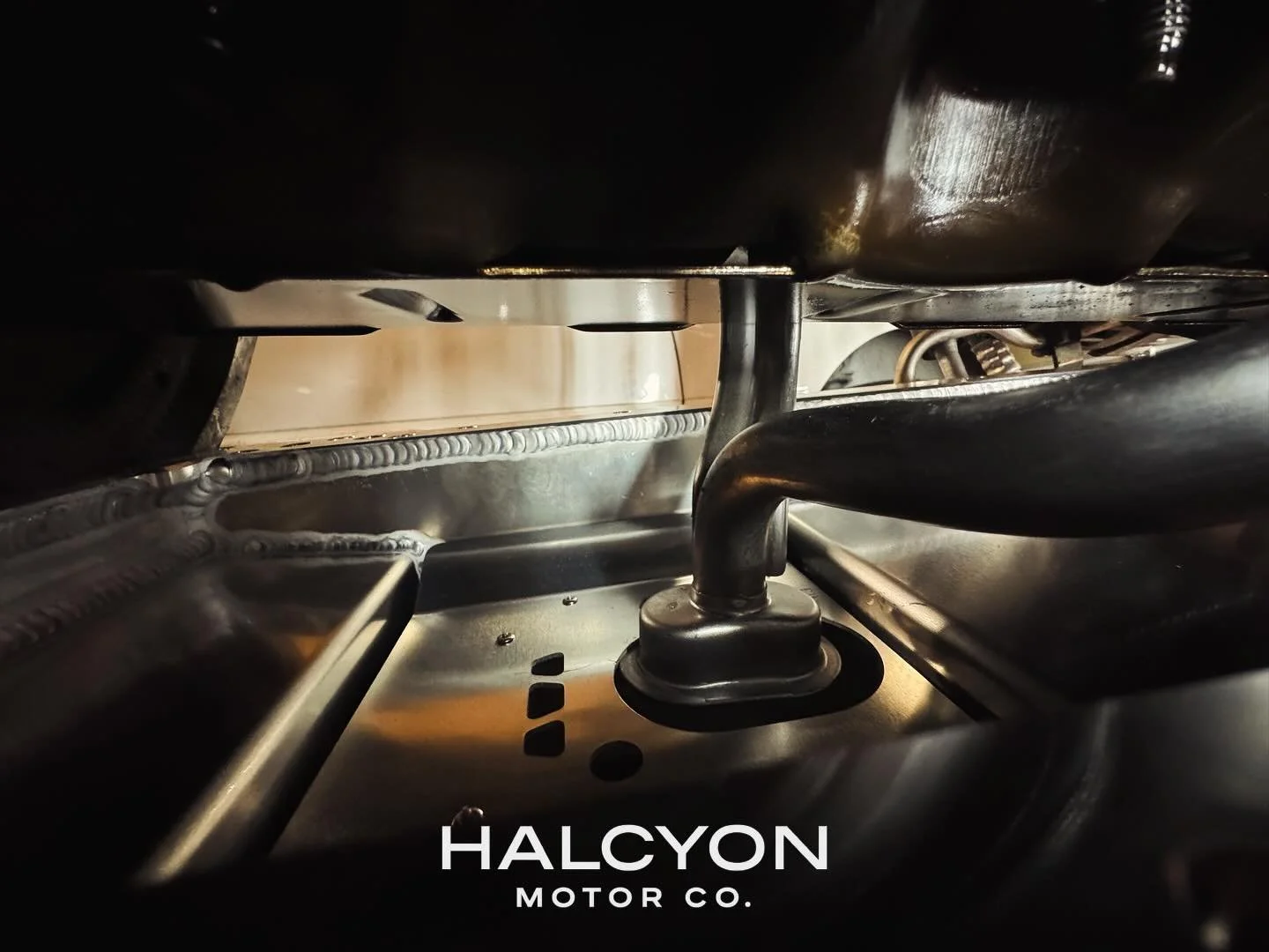 Donor Engine Prep Begins...

The Kingfisher gets its first taste of the new heart &mdash; a 6.2L LS3 mated to a TR-6060 6-speed from a 2015 Camaro SS, sourced via the legends at @hawksthirdgen.

Thanks to @sikkymanufacturing , we&rsquo;re starting mo