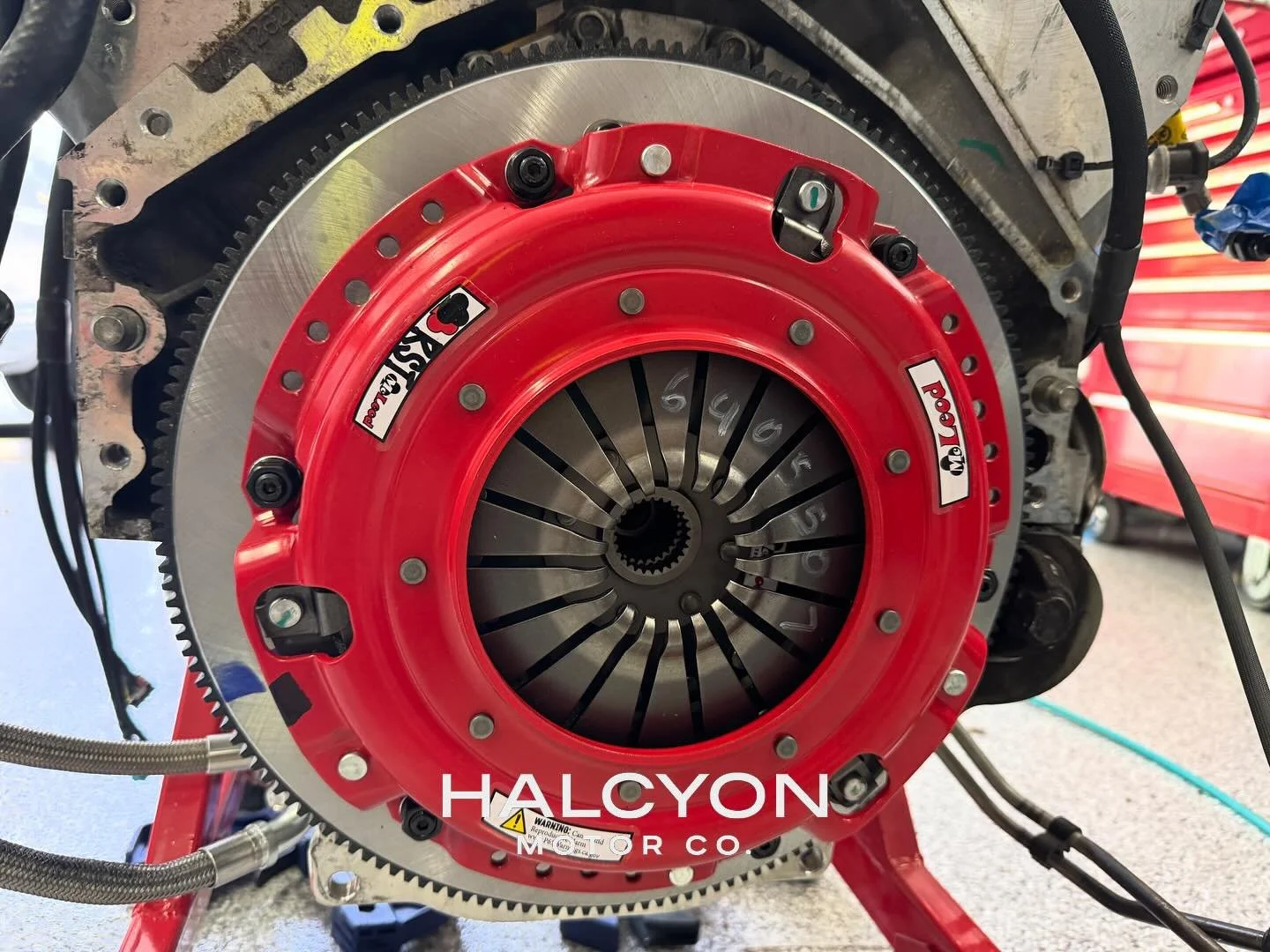 Getting ready to send power the right way.
The heart of the Kingfisher build demands serious drivetrain components, and this @mcleod_racing RST twin-disc organic clutch kit with a steel flywheel delivers. Sourced from the legends at @texasspeed.offic