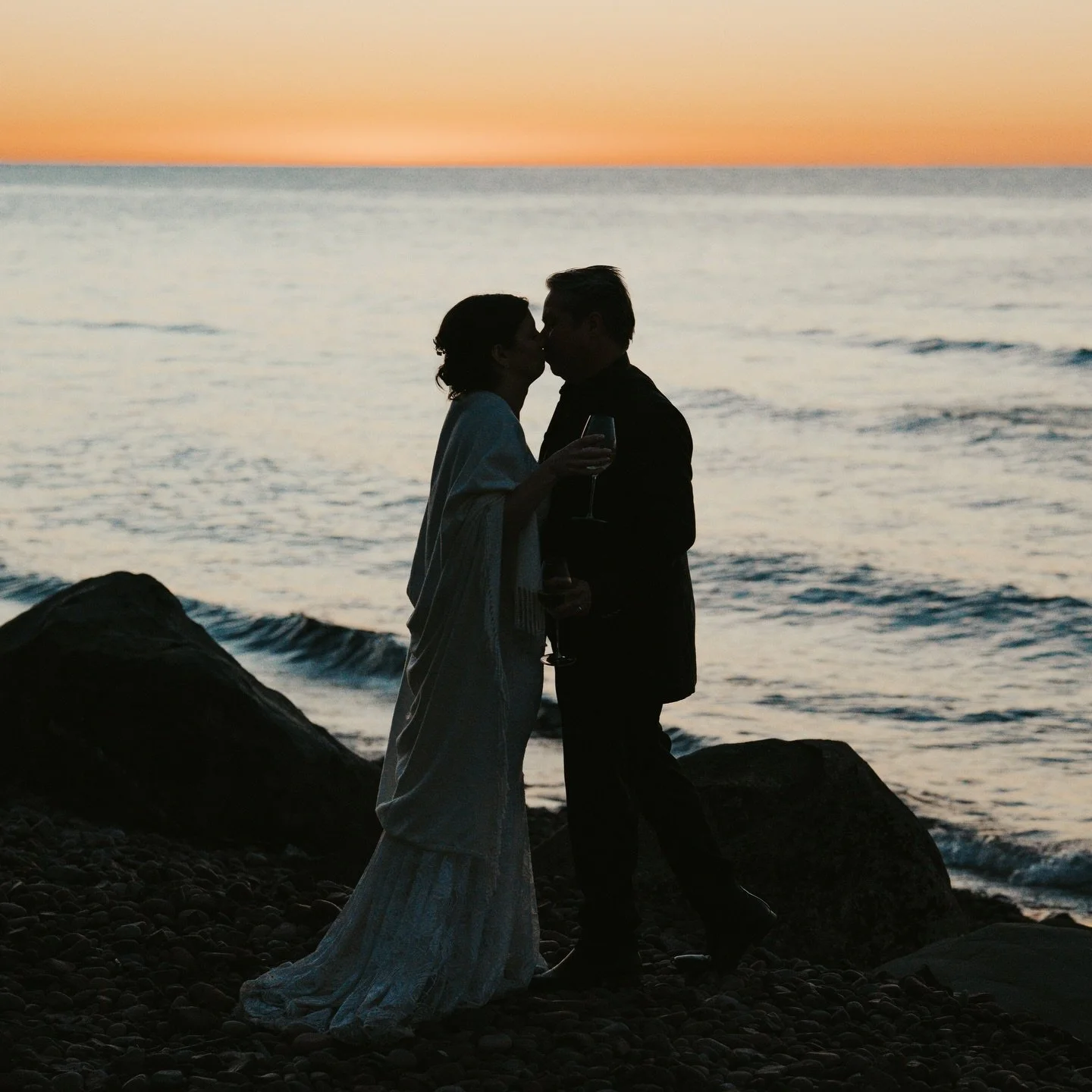 this light doesn&rsquo;t happen until 10pm - so why would your photographer leave at 6 when even Cinderella got until midnight?

for 25 years, we&rsquo;ve never had to say &ldquo;our gold package includes&hellip;&rdquo;  
our clients aren&rsquo;t bud