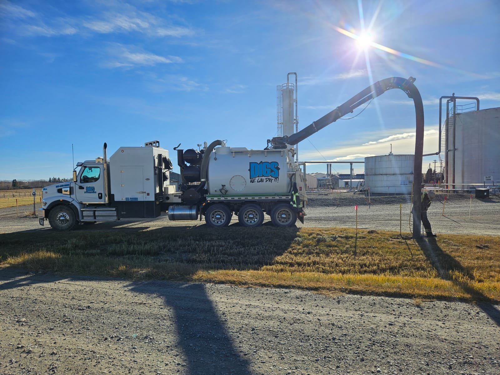 When Should You Use Hydrovac Instead of Mechanical Excavation in Alberta?