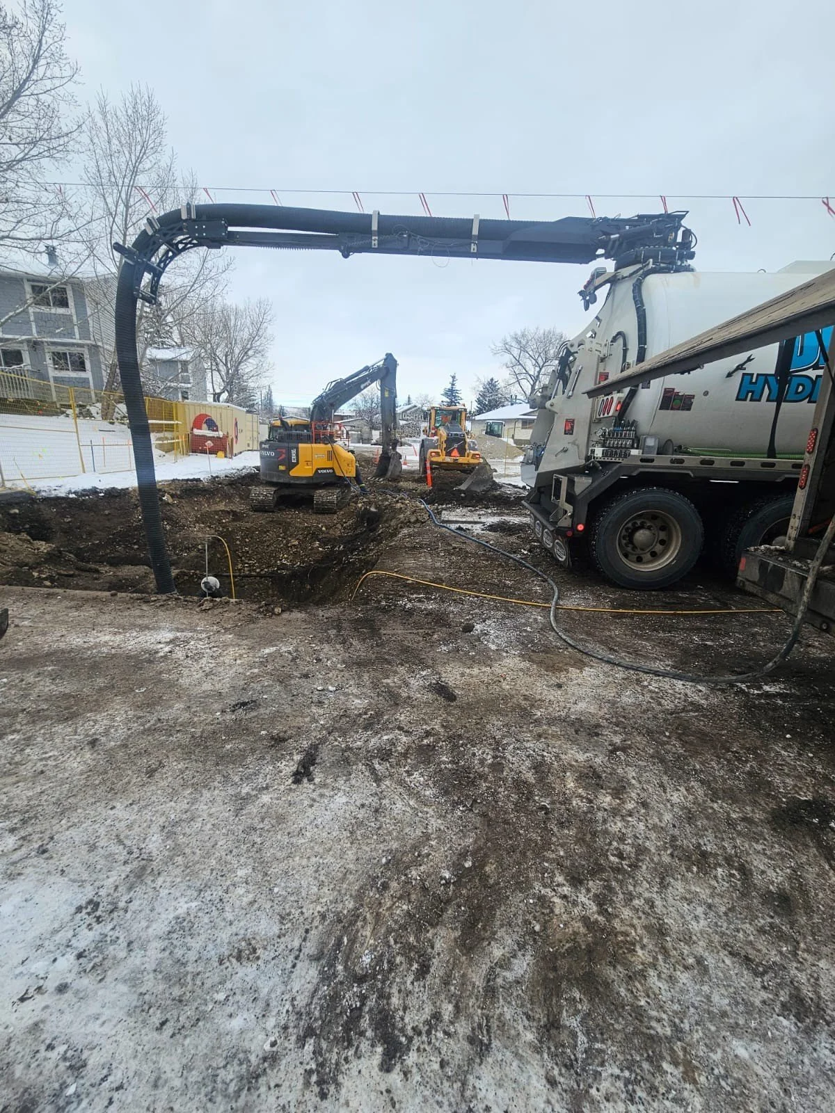 Hydrovac Excavation vs Mechanical Excavation: Why Precision Matters