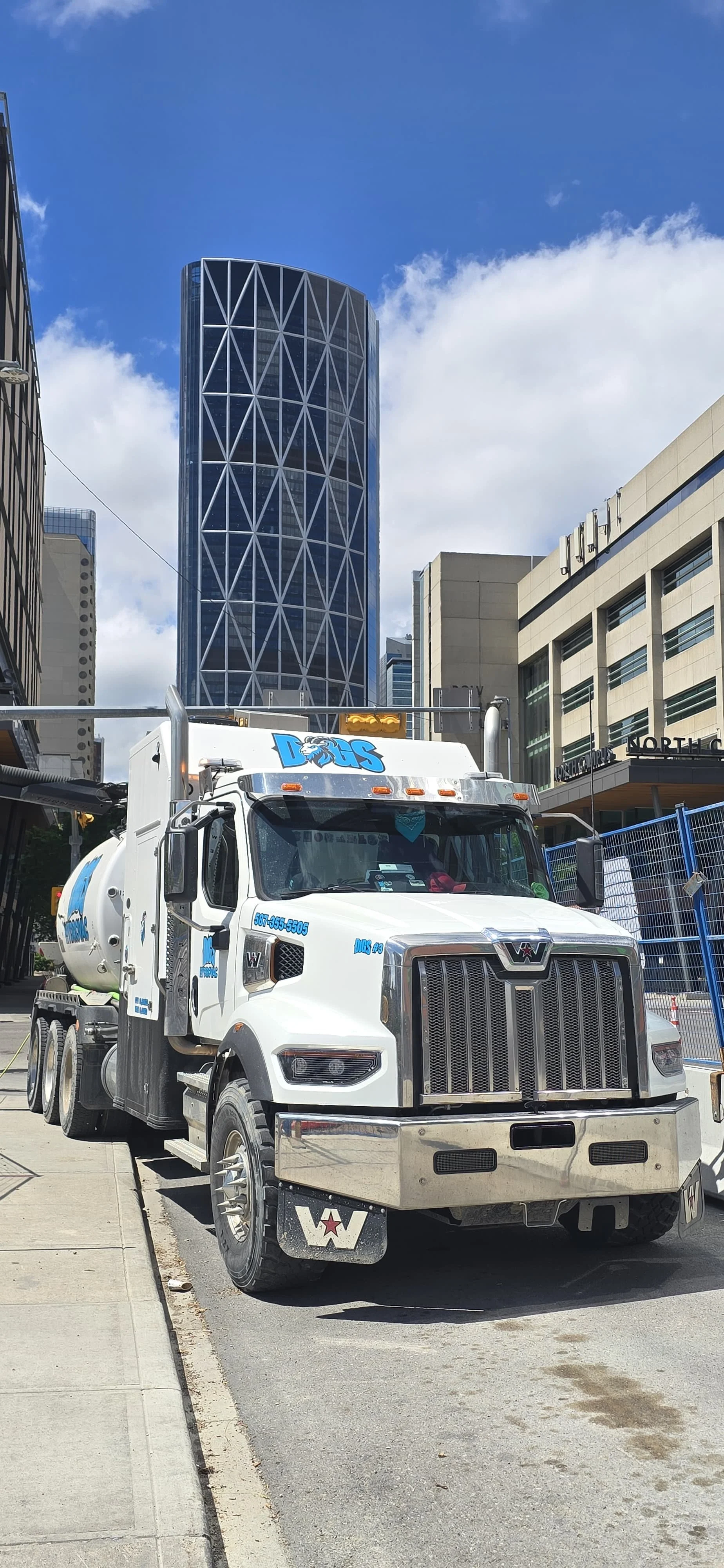 Hydrovac Excavation for Municipal Infrastructure Projects