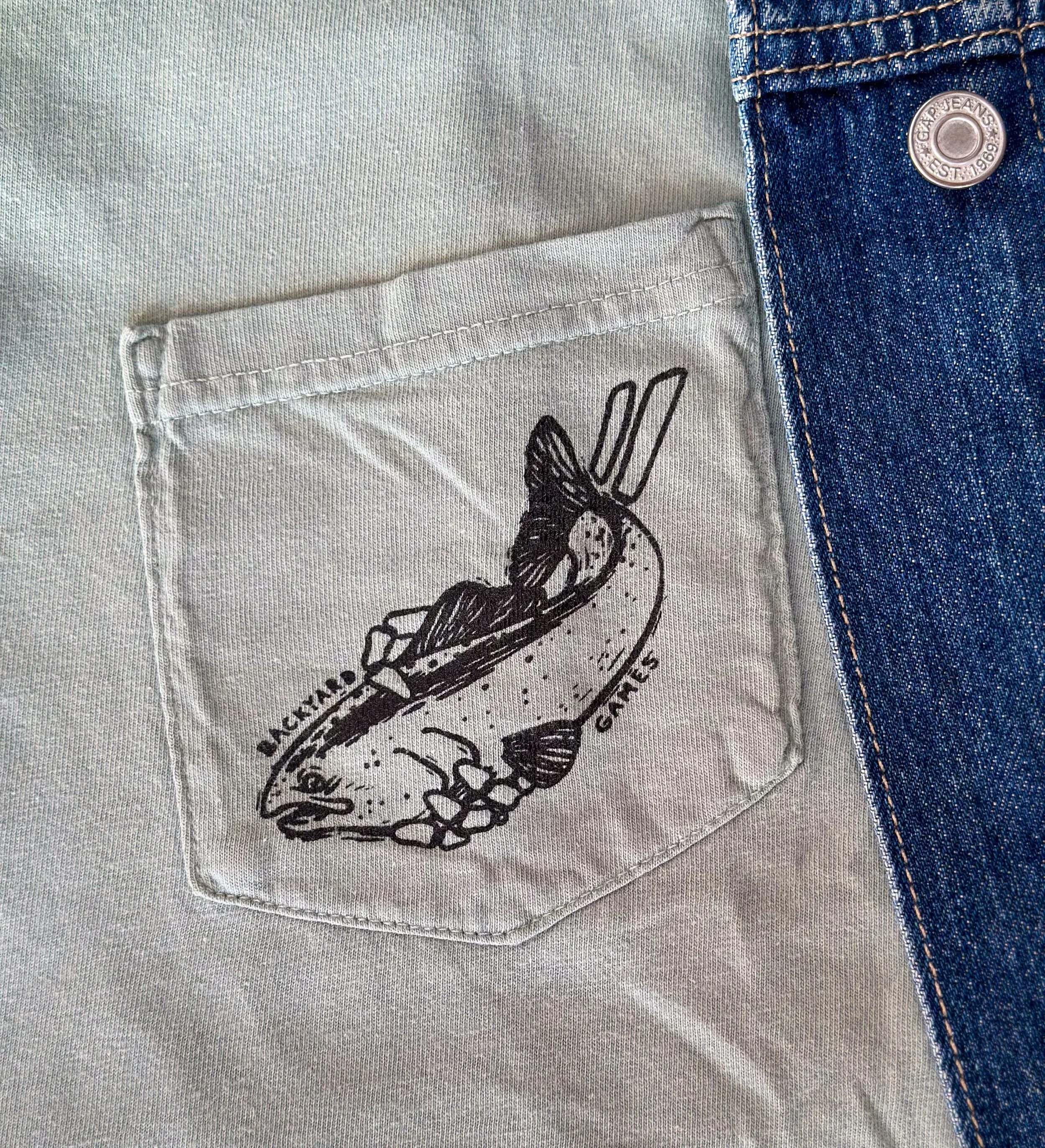 Front pocket design