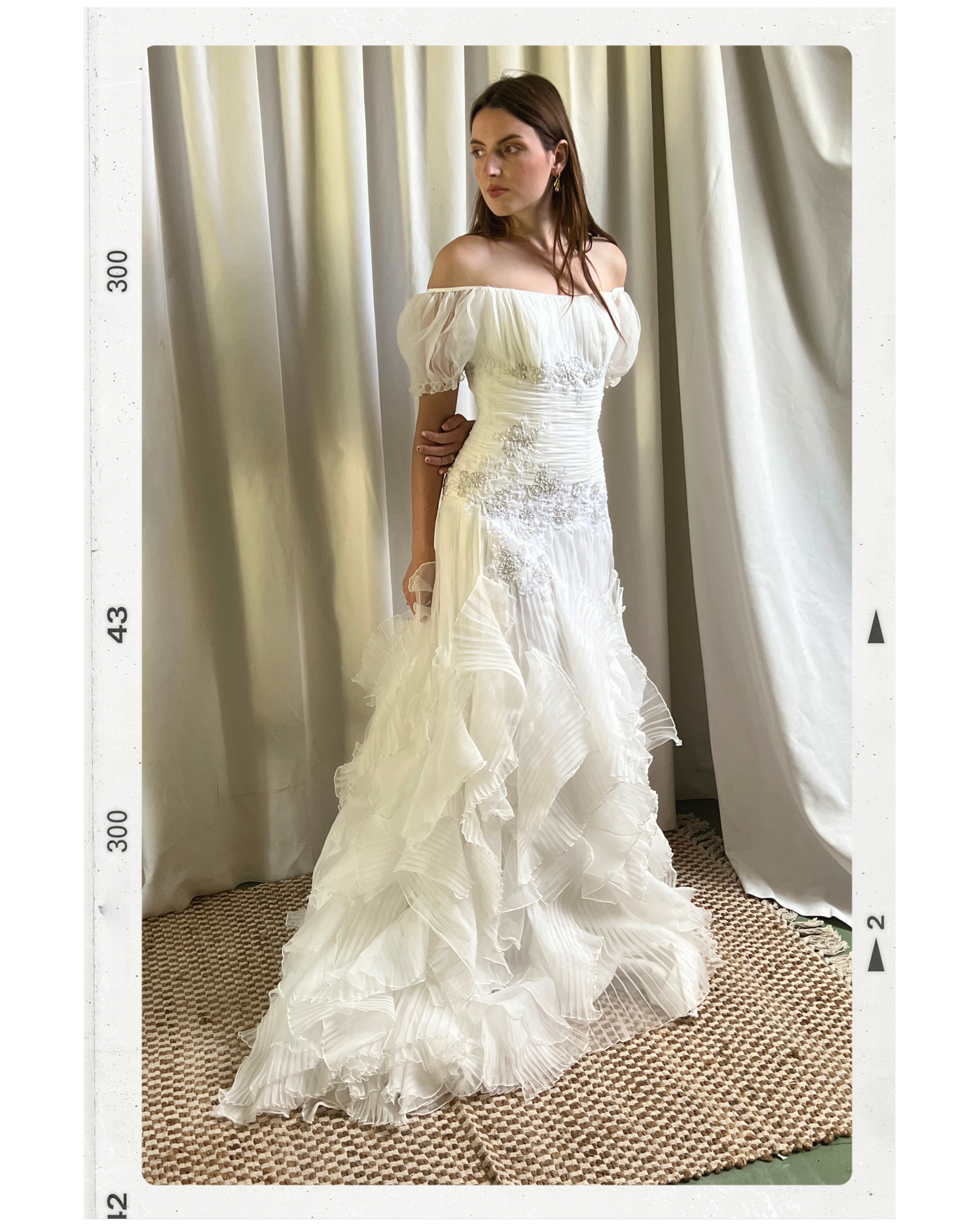 Romantische off-shoulder jurk met plissé en ruches | S