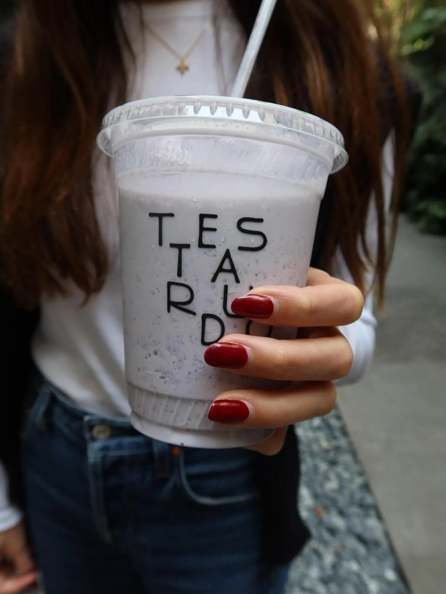 🙋🏻&zwj;♀️ Frappe de Taro